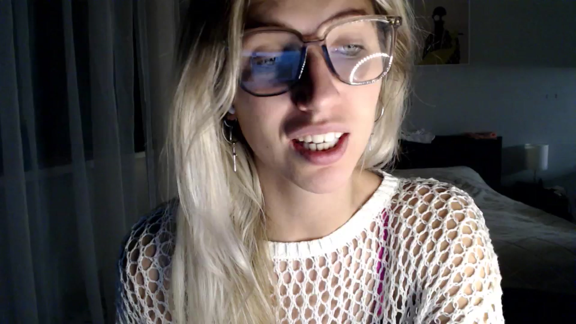 Gallery image thumbnail from VivicaCoke's myfreecams stream on, 12/16/2024, 18:08 image 18 of 20