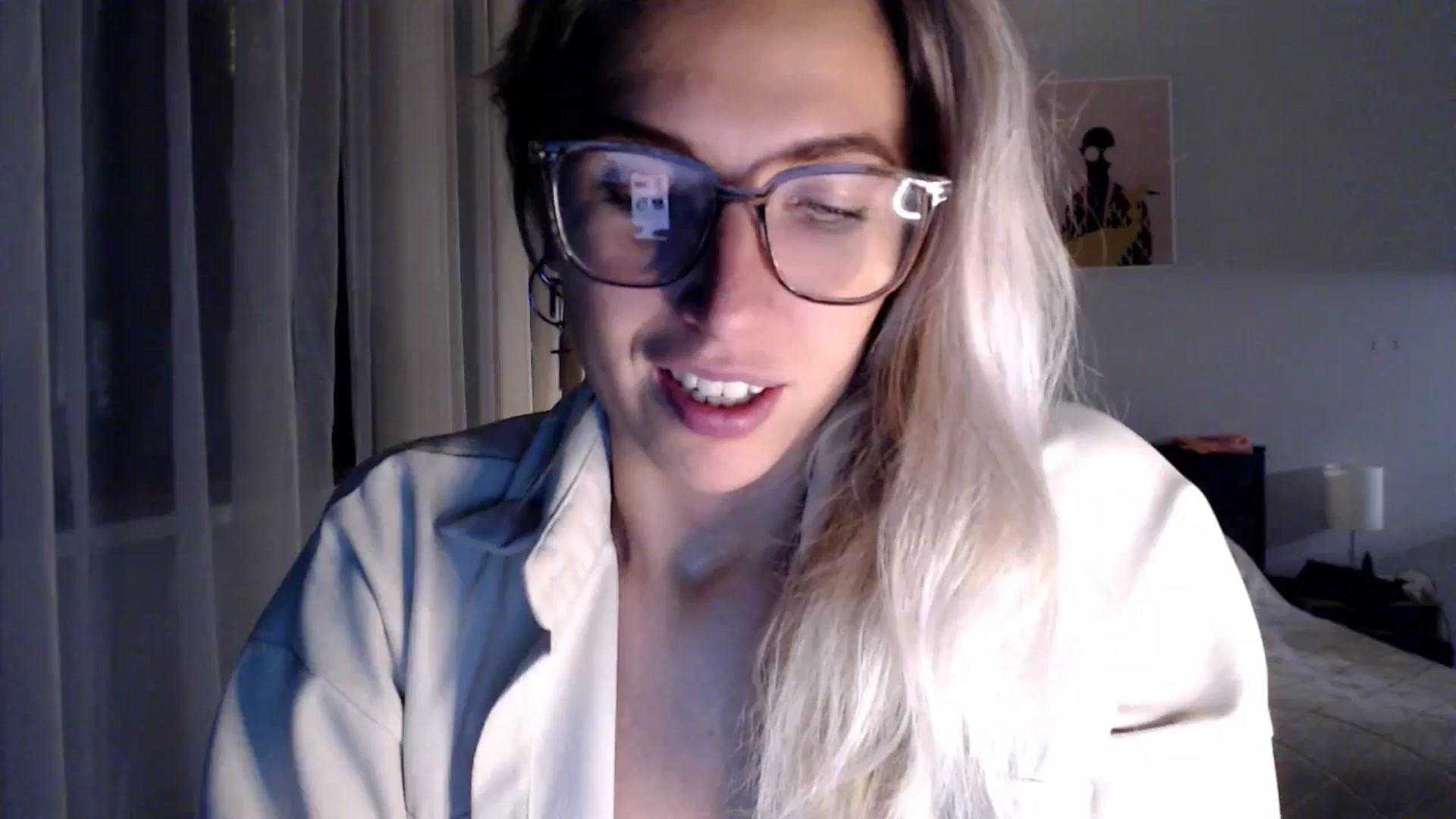 Gallery image thumbnail from VivicaCoke's myfreecams stream on, 12/17/2024, 17:12 image 19 of 20