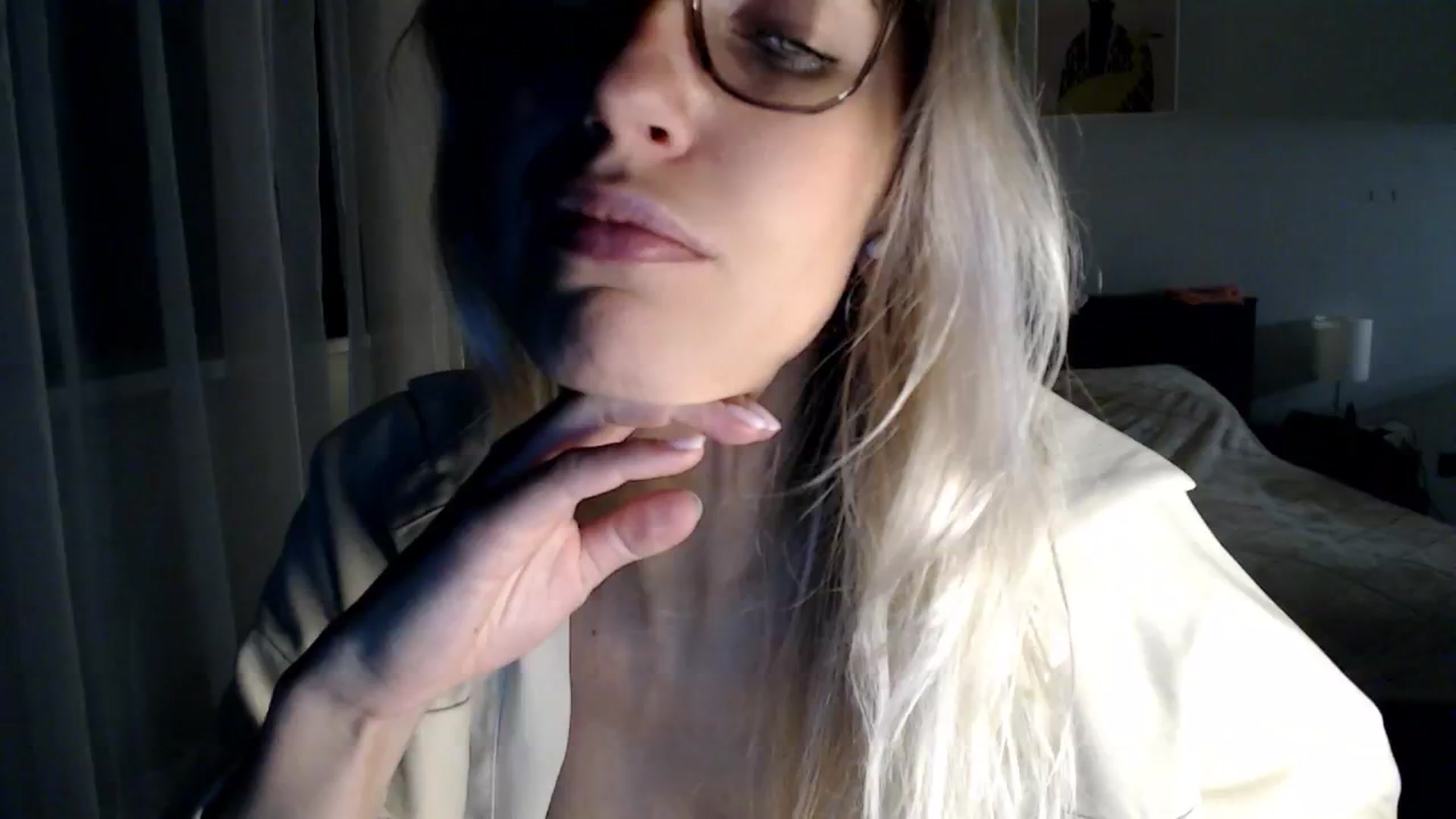 Gallery image thumbnail from VivicaCoke's myfreecams stream on, 12/17/2024, 18:49 image 11 of 20