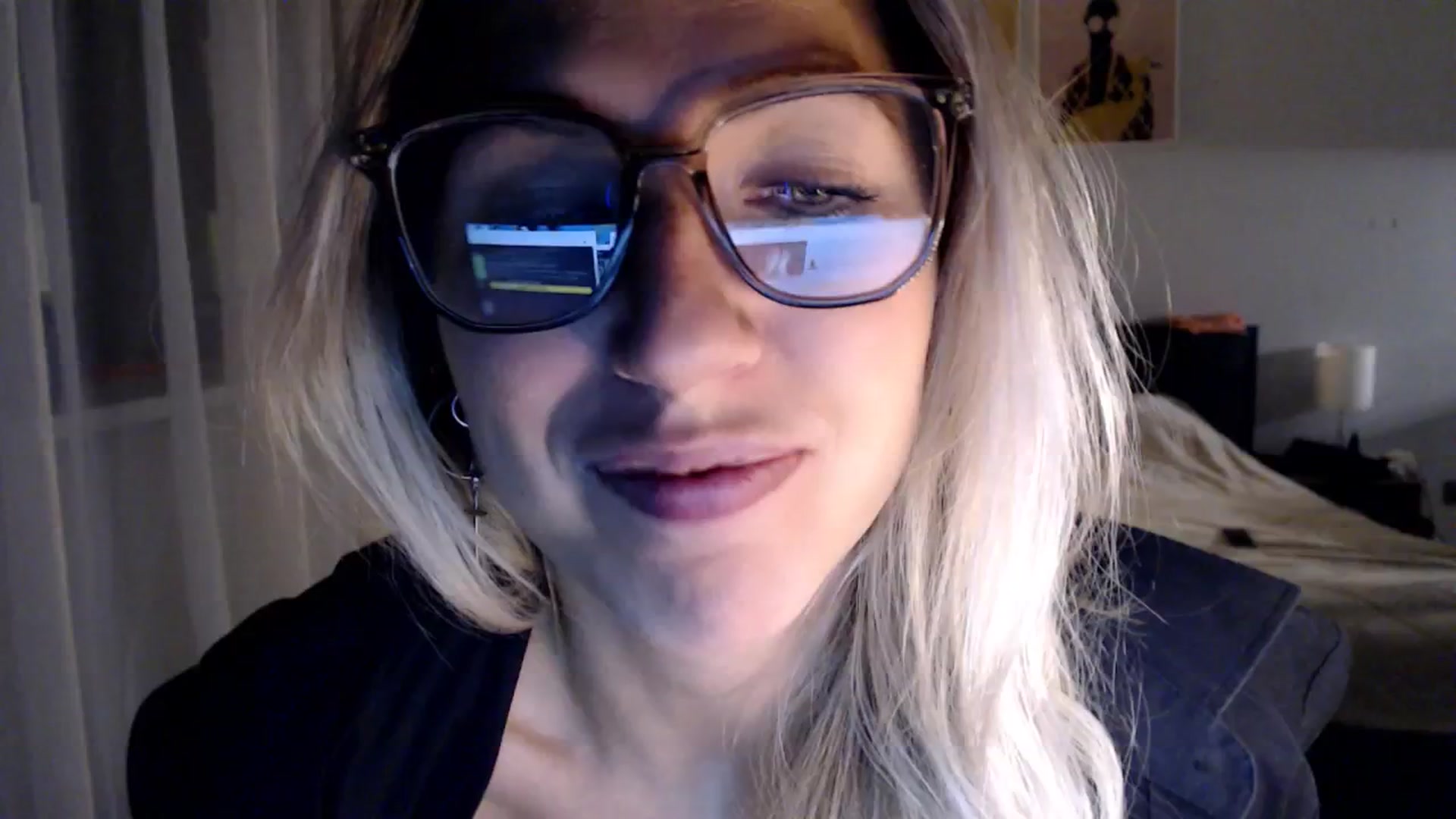 Gallery image thumbnail from VivicaCoke's myfreecams stream on, 12/18/2024, 19:03 image 15 of 20