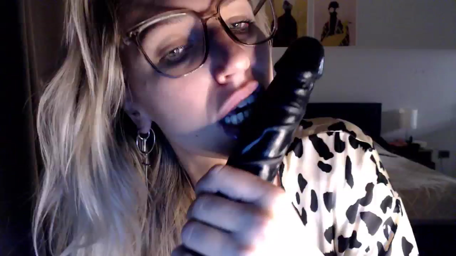 Gallery image thumbnail from VivicaCoke's myfreecams stream on, 12/25/2024, 17:33 image 13 of 20