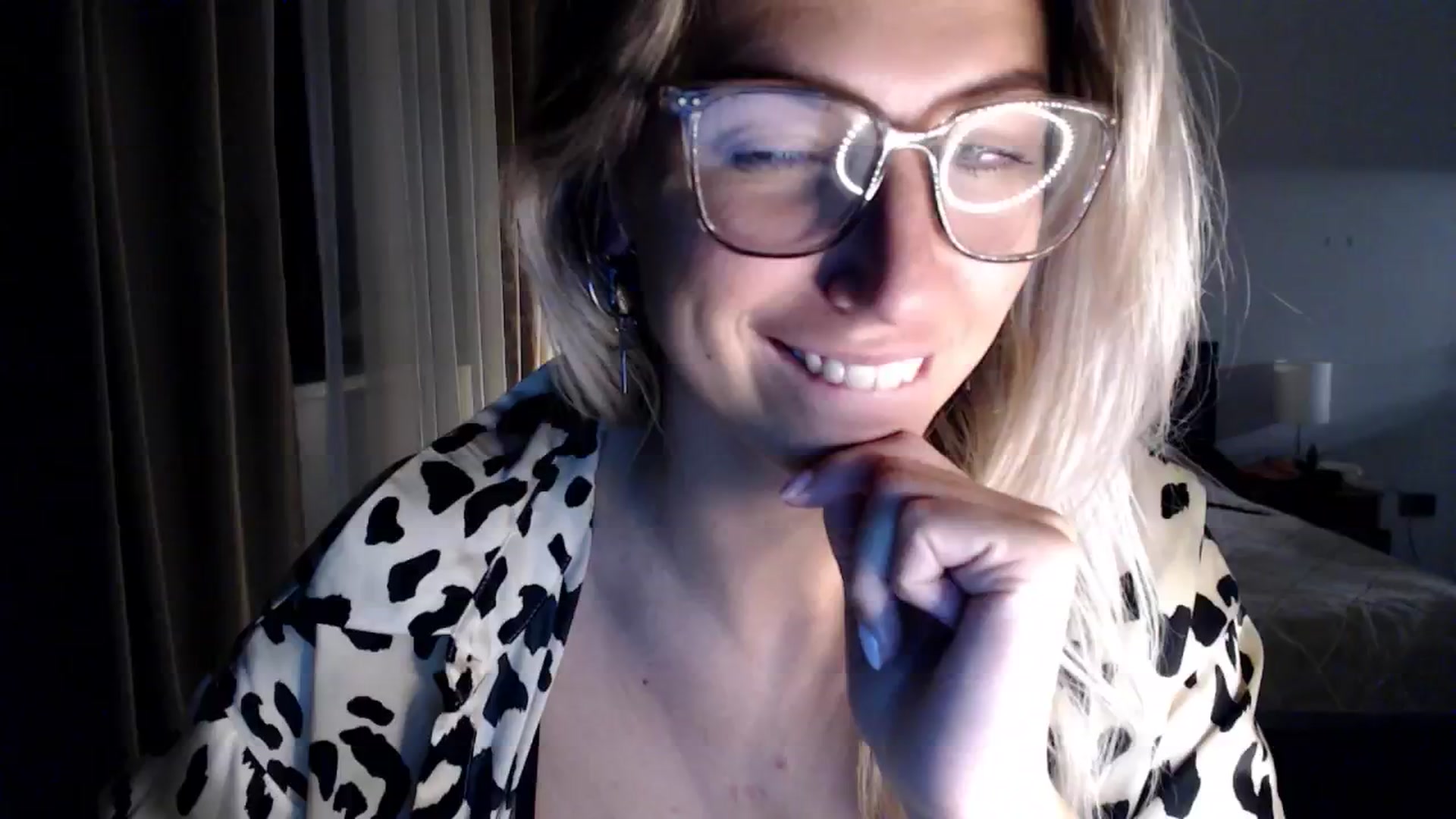 Gallery image thumbnail from VivicaCoke's myfreecams stream on, 12/25/2024, 17:33 image 5 of 20