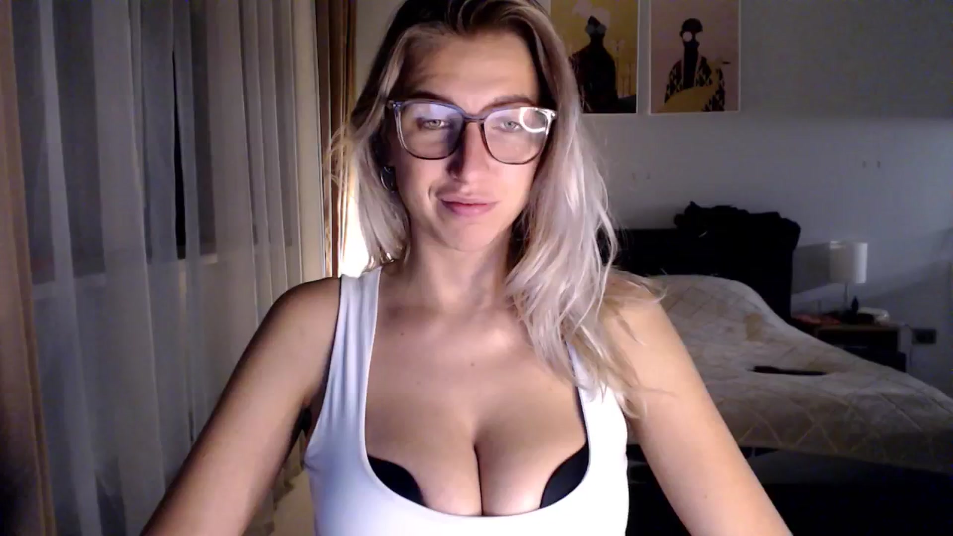 Gallery image thumbnail from VivicaCoke's myfreecams stream on, 12/26/2024, 18:08 image 2 of 20
