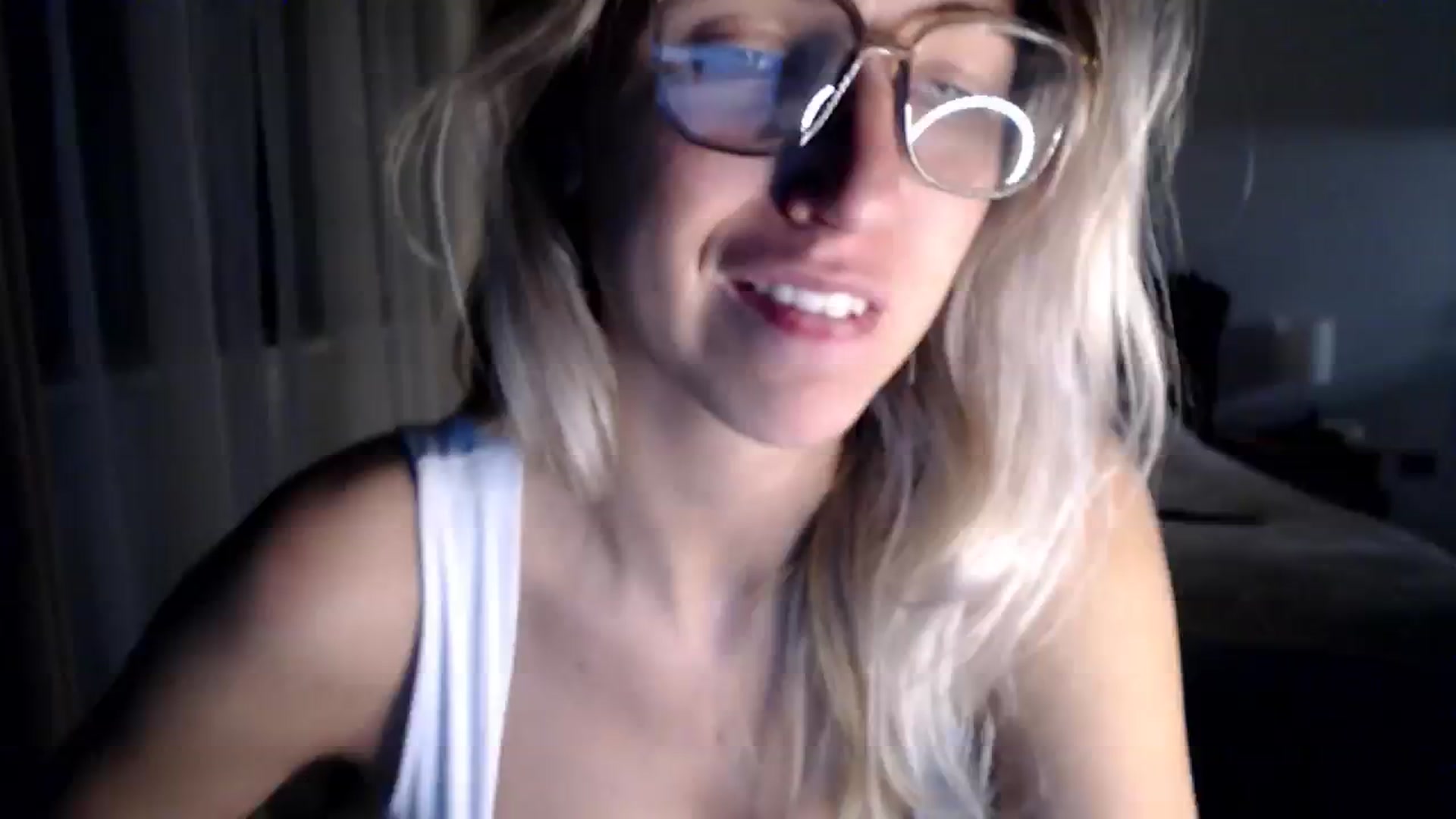 Gallery image thumbnail from VivicaCoke's myfreecams stream on, 12/26/2024, 18:08 image 6 of 20