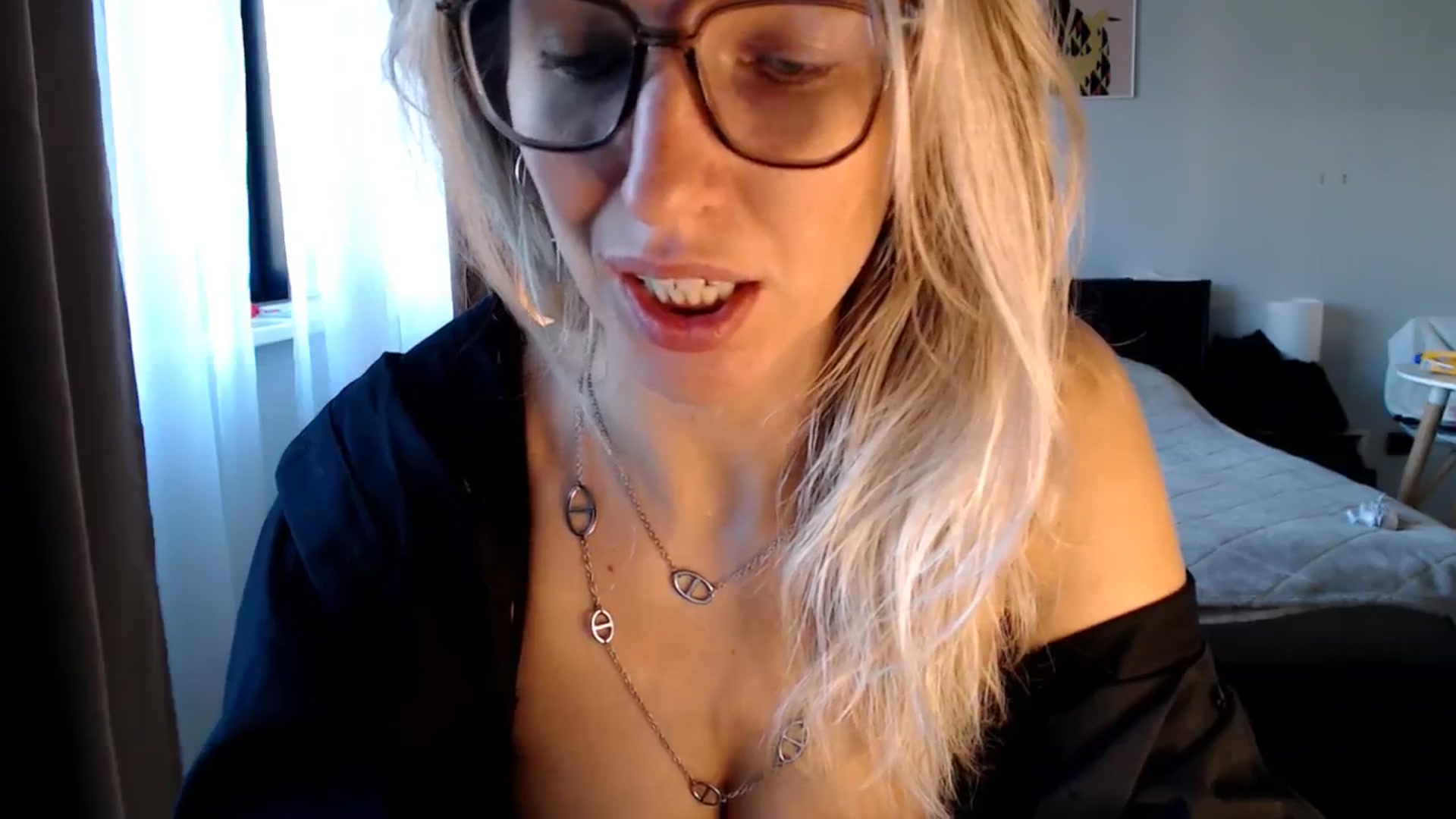 Gallery image thumbnail from VivicaCoke's myfreecams stream on, 12/31/2024, 09:48 image 7 of 20
