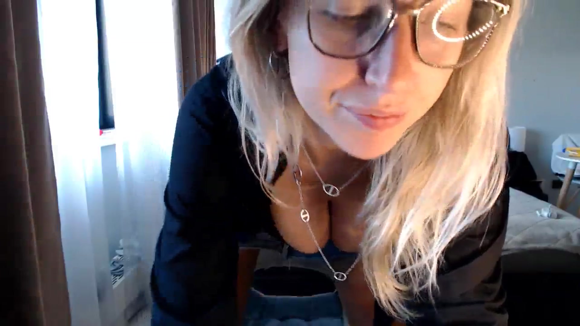 Gallery image thumbnail from VivicaCoke's myfreecams stream on, 12/31/2024, 10:18 image 10 of 20
