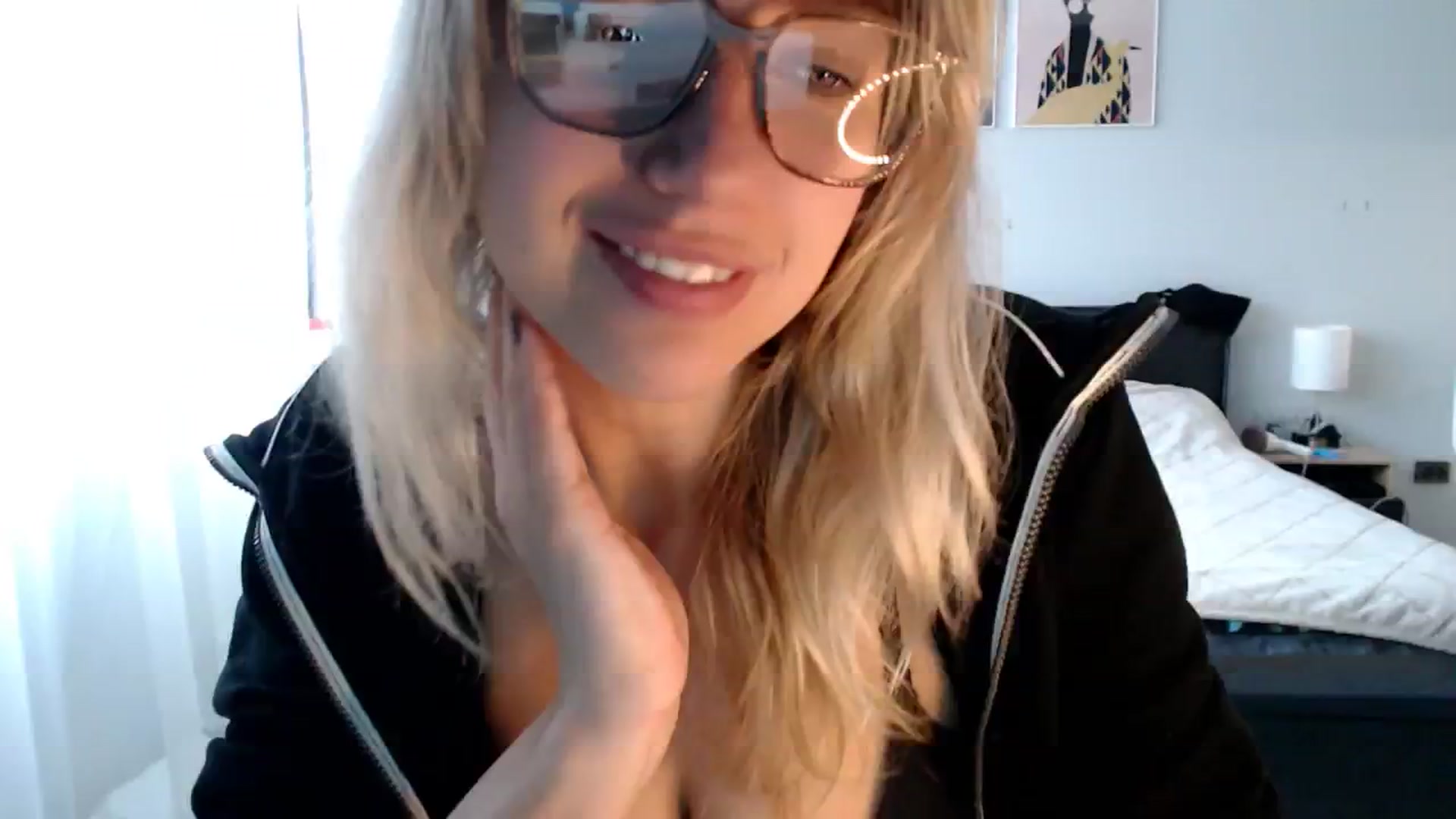 Gallery image thumbnail from VivicaCoke's myfreecams stream on, 02/17/2025, 07:06 image 1 of 20