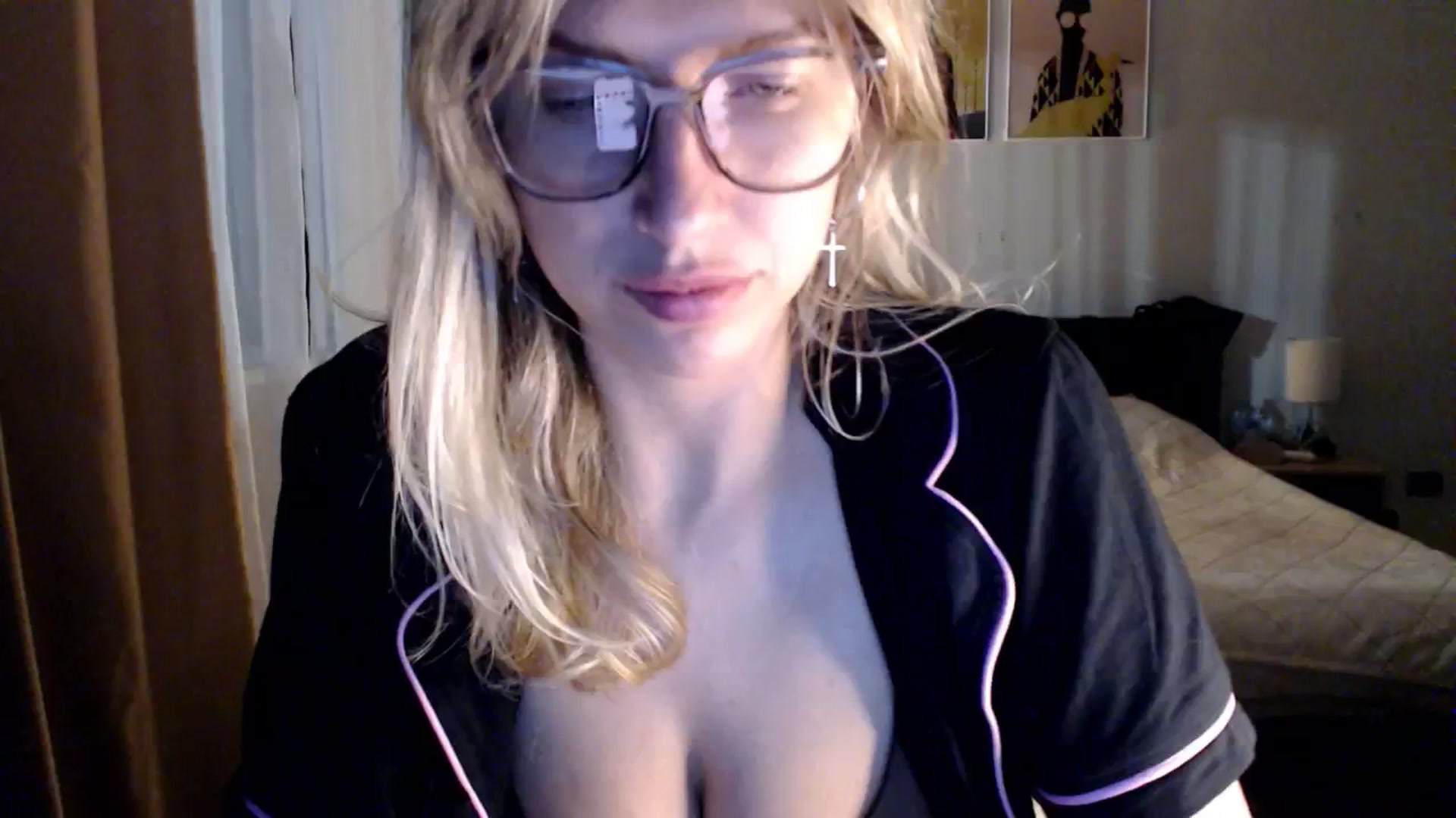 Gallery image thumbnail from VivicaCoke's myfreecams stream on, 02/24/2025, 15:54 image 15 of 20