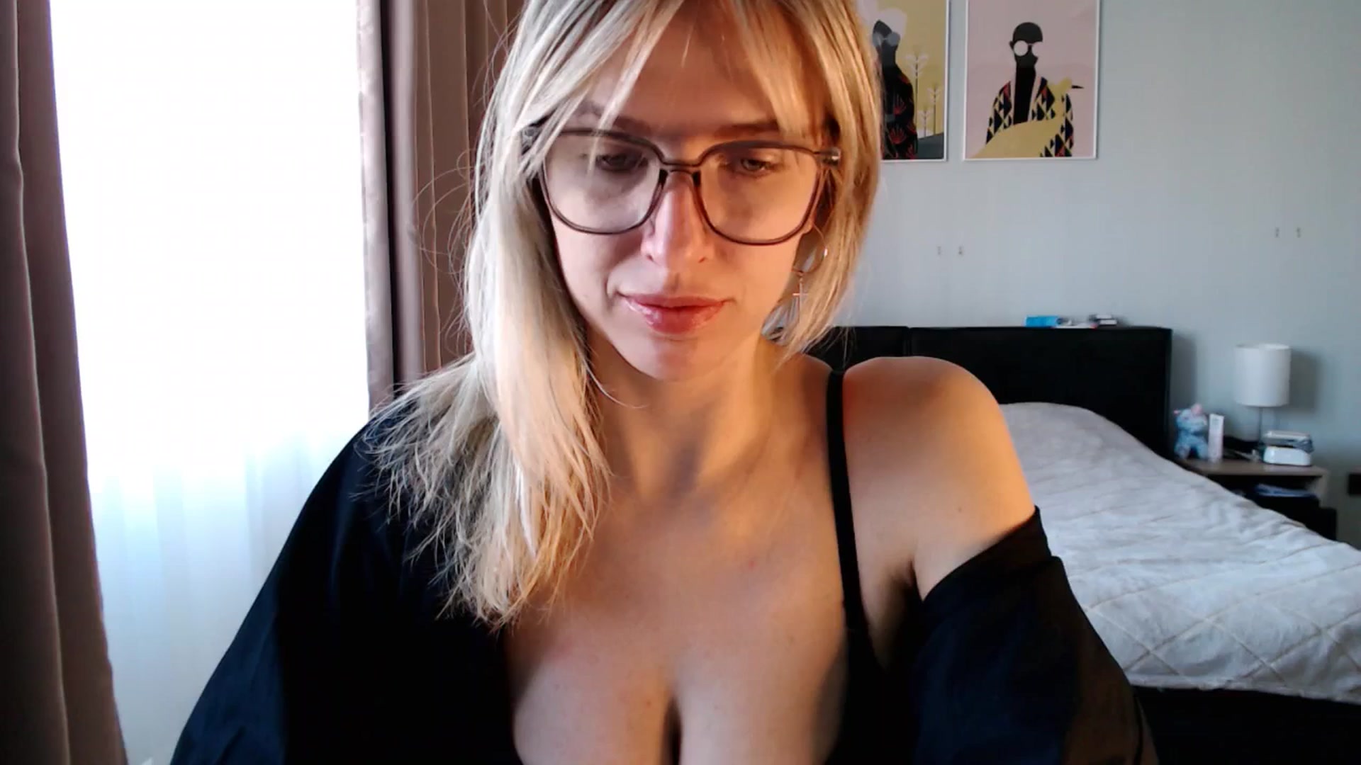 Gallery image thumbnail from VivicaCoke's myfreecams stream on, 03/22/2025, 10:18 image 19 of 20