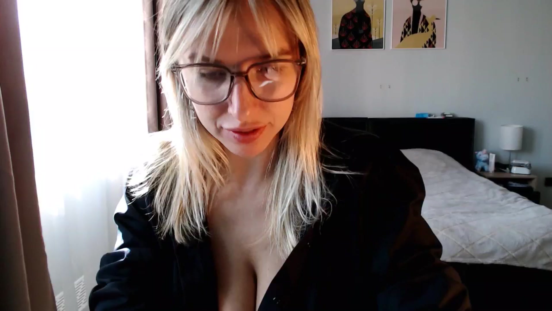 Gallery image thumbnail from VivicaCoke's myfreecams stream on, 03/22/2025, 11:34 image 13 of 20