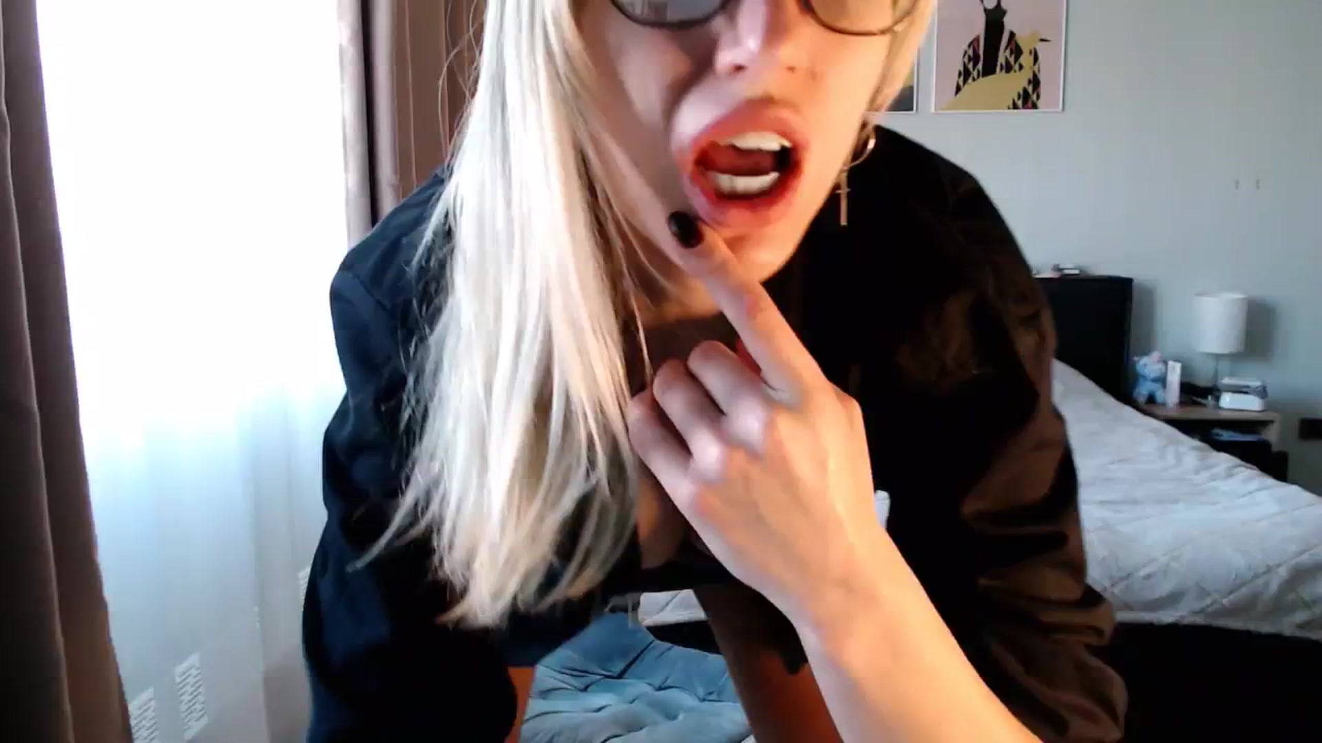 Gallery image thumbnail from VivicaCoke's myfreecams stream on, 03/22/2025, 11:34 image 2 of 20
