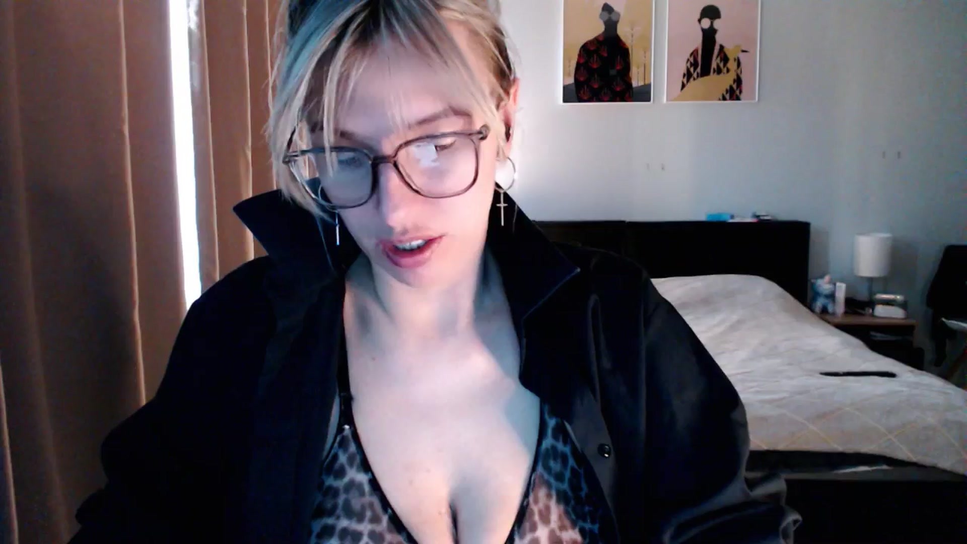Gallery image thumbnail from VivicaCoke's myfreecams stream on, 03/23/2025, 16:00 image 8 of 20