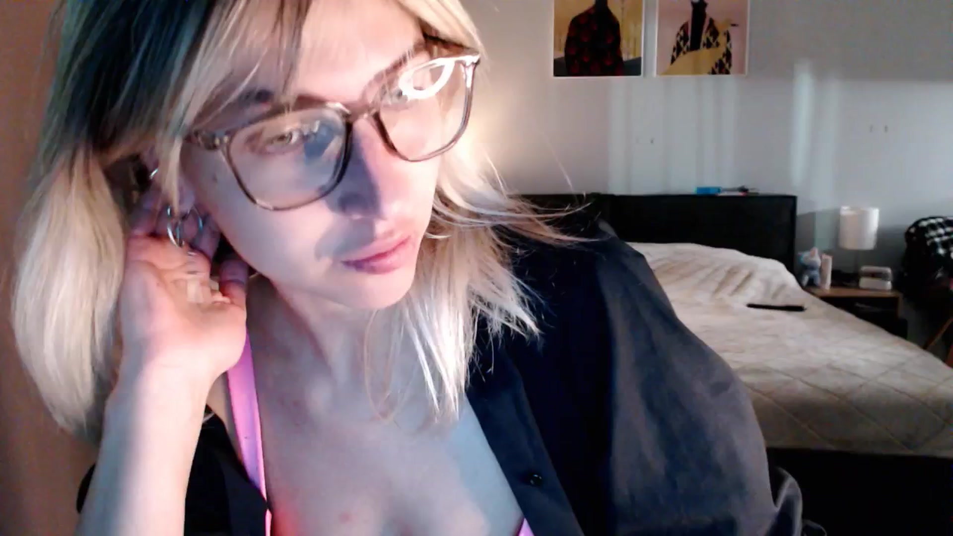 Gallery image thumbnail from VivicaCoke's myfreecams stream on, 03/24/2025, 17:17 image 6 of 20
