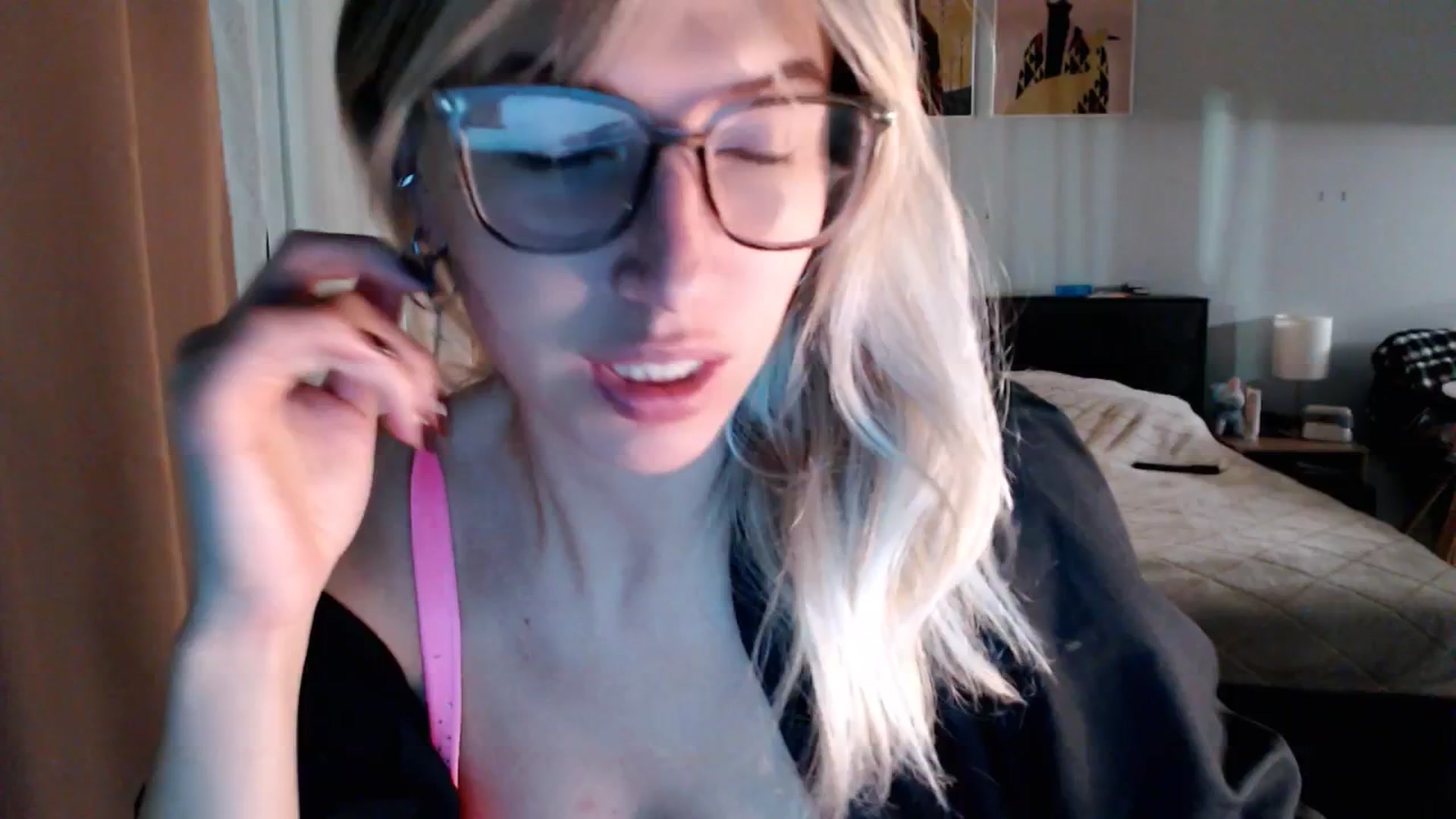 Gallery image thumbnail from VivicaCoke's myfreecams stream on, 03/24/2025, 17:17 image 10 of 20