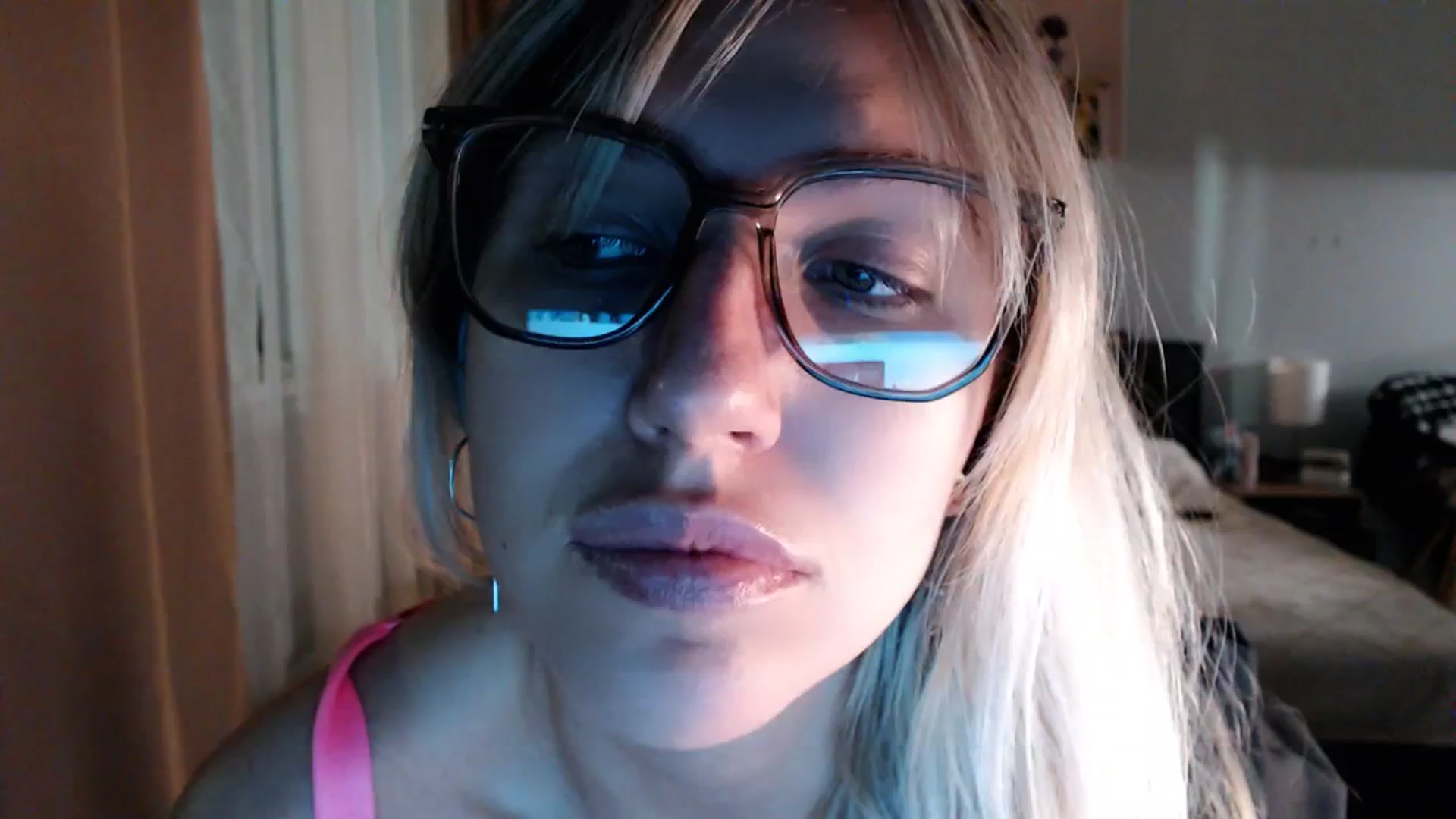 Gallery image thumbnail from VivicaCoke's myfreecams stream on, 03/24/2025, 17:17 image 16 of 20