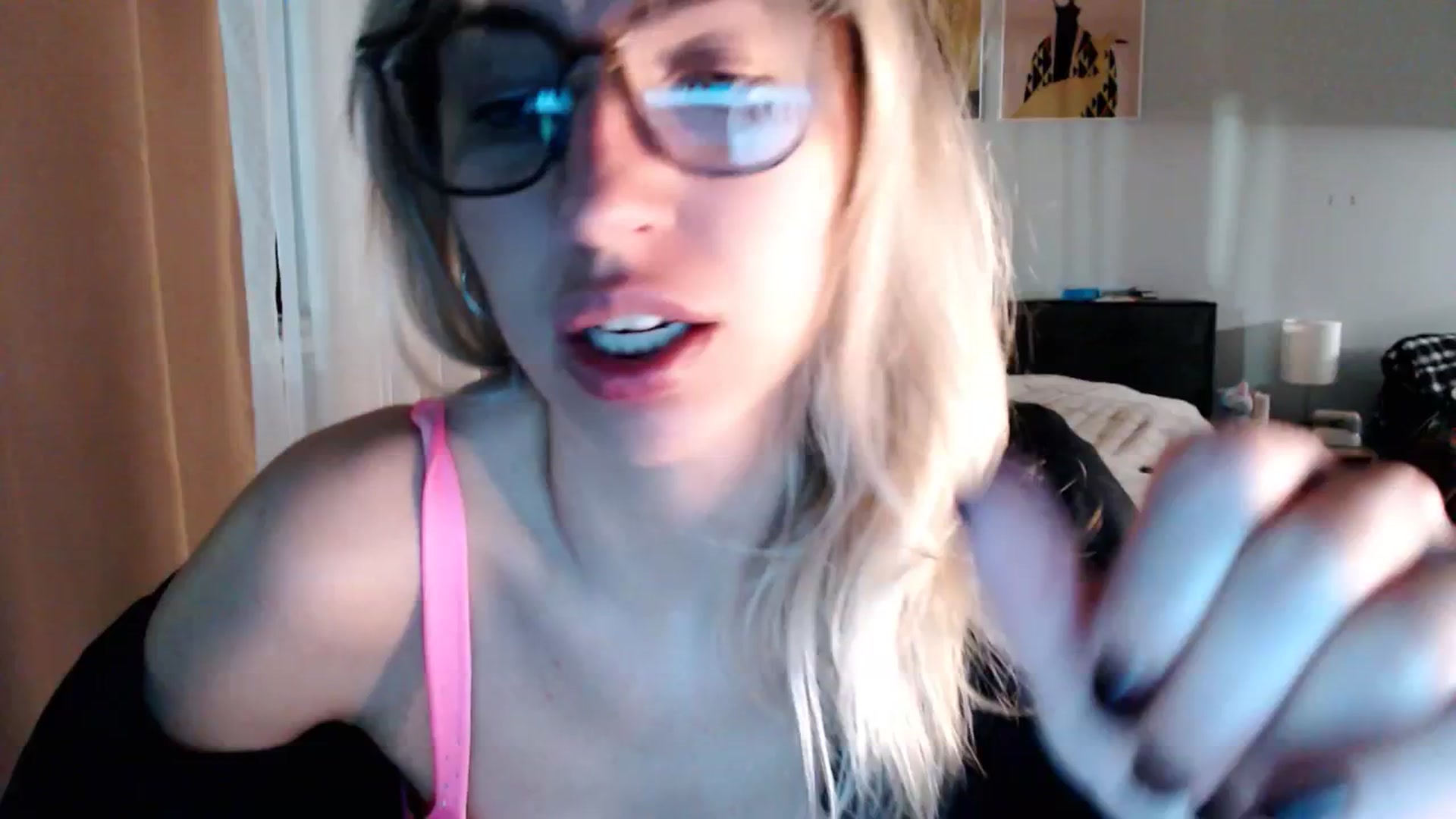 Gallery image thumbnail from VivicaCoke's myfreecams stream on, 03/24/2025, 17:17 image 4 of 20