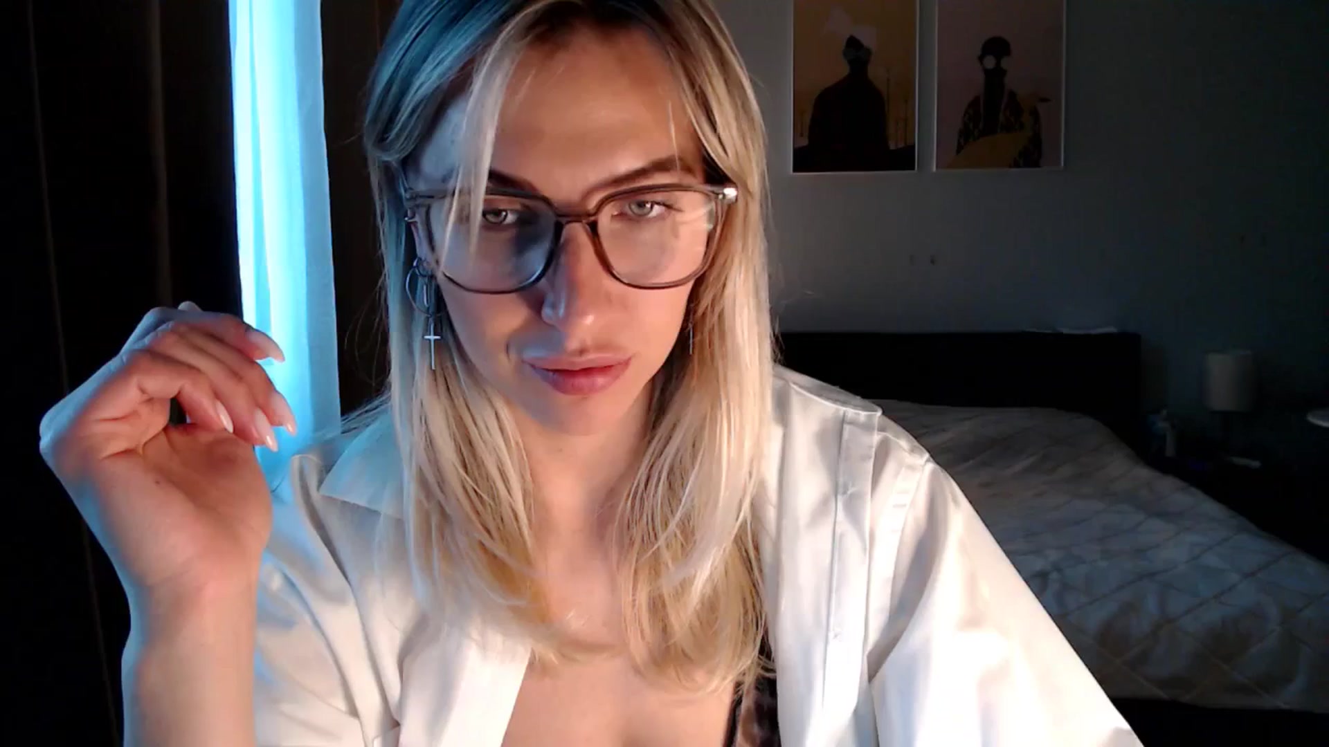 Gallery image thumbnail from VivicaCoke's myfreecams stream on, 04/18/2025, 16:35 image 19 of 20