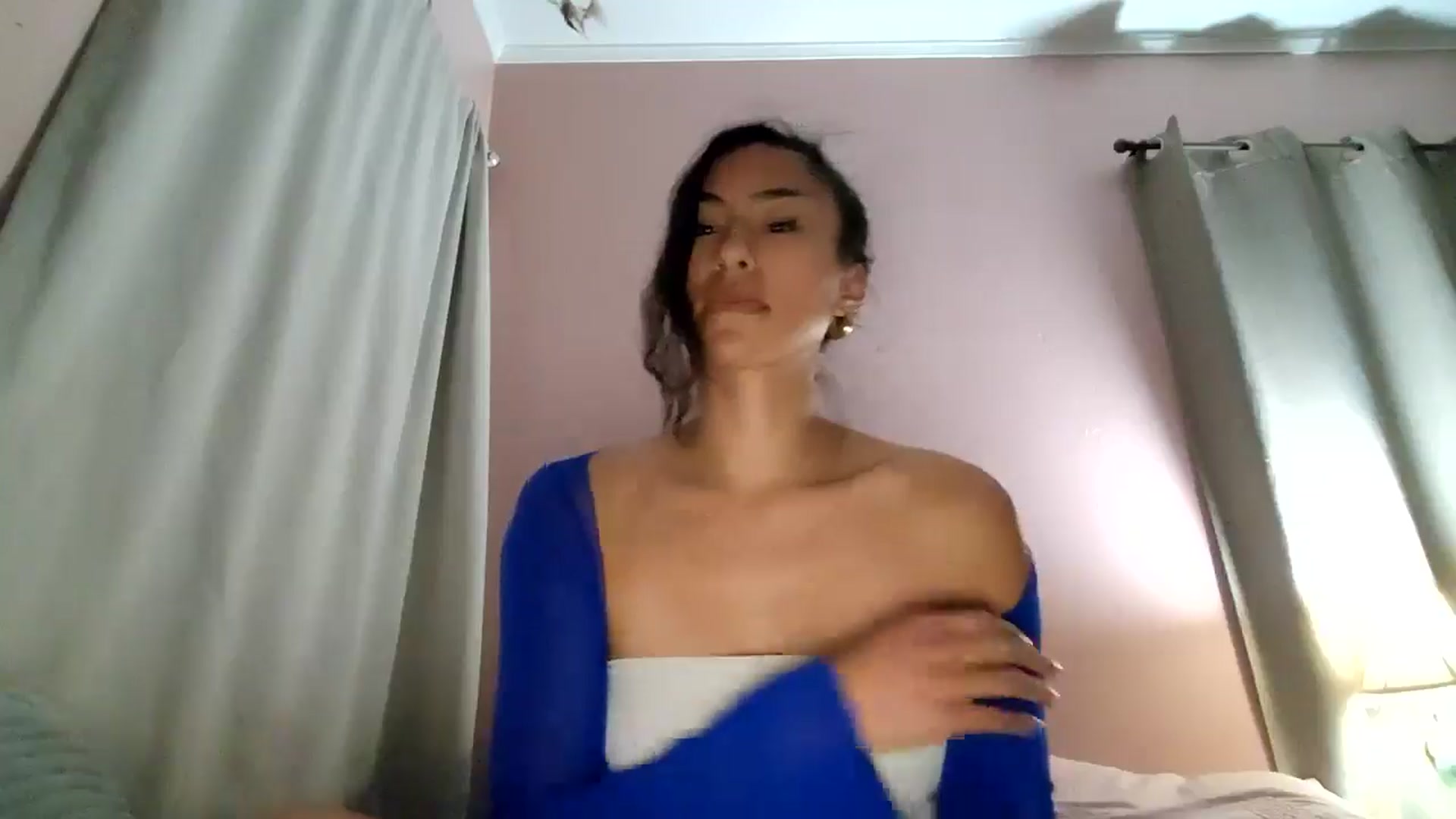 Gallery image thumbnail from VivieSweet's myfreecams stream on, 12/27/2025, 02:47 image 16 of 20