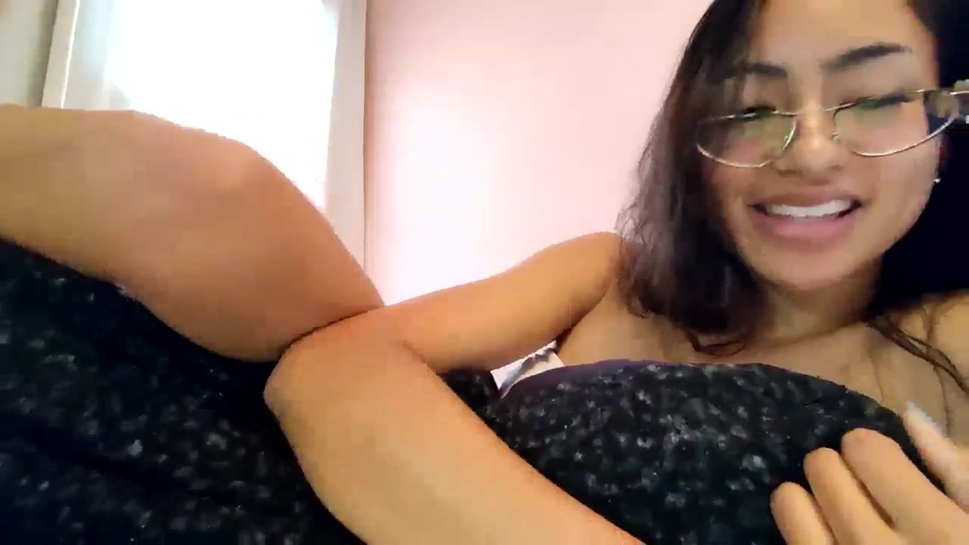 Gallery image thumbnail from VivieSweet's myfreecams stream on, 01/17/2026, 22:43 image 12 of 20