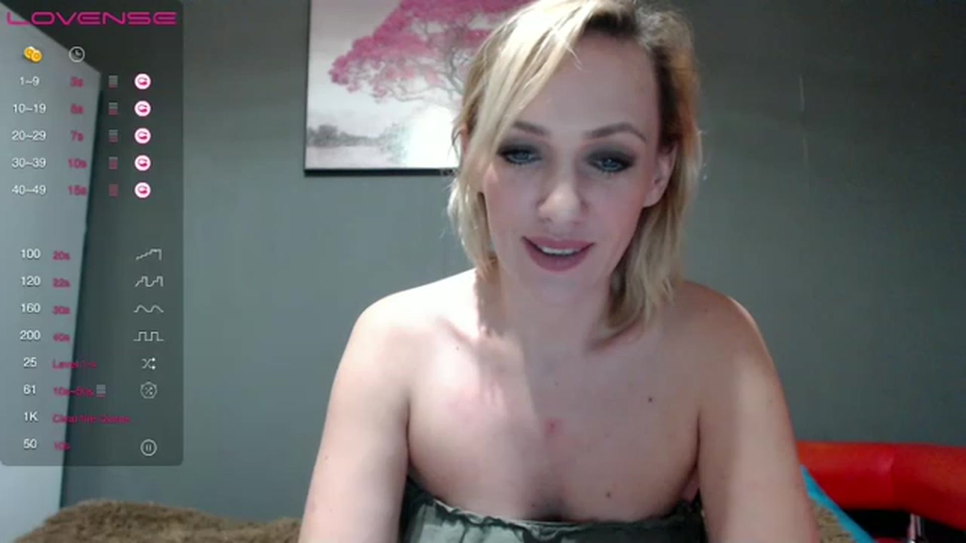 Gallery image thumbnail from VivienSabo's myfreecams stream on, 12/12/2022, 10:35 image 13 of 20