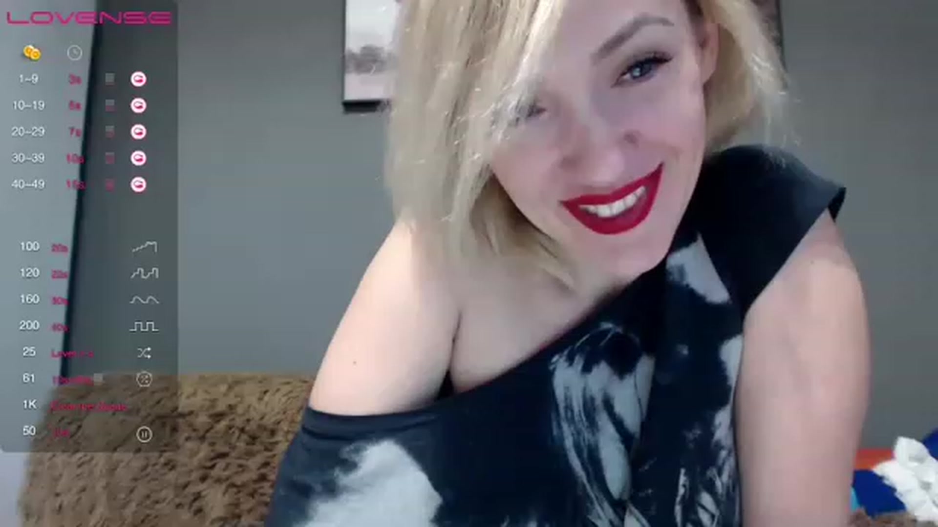 Gallery image thumbnail from VivienSabo's myfreecams stream on, 01/10/2023, 10:27 image 13 of 20