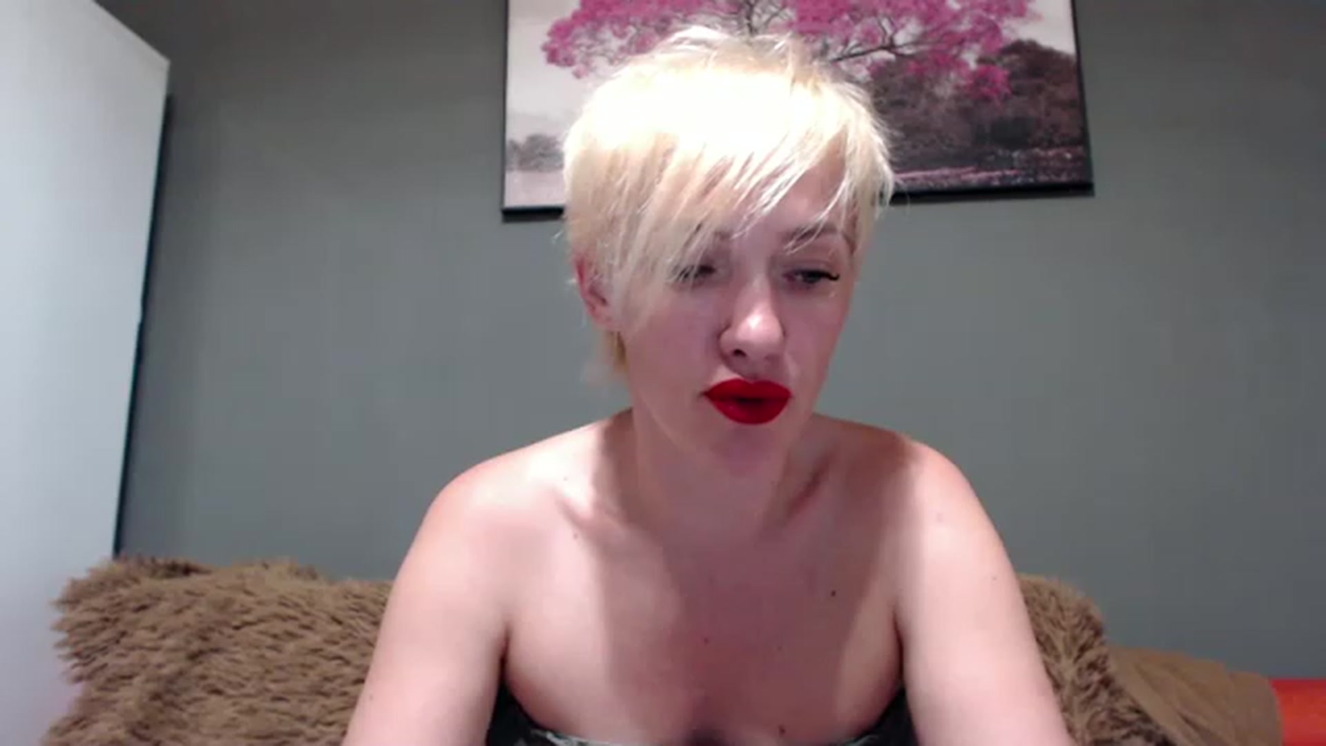 Gallery image thumbnail from VivienShyBo's myfreecams stream on, 05/23/2023, 09:14 image 1 of 20