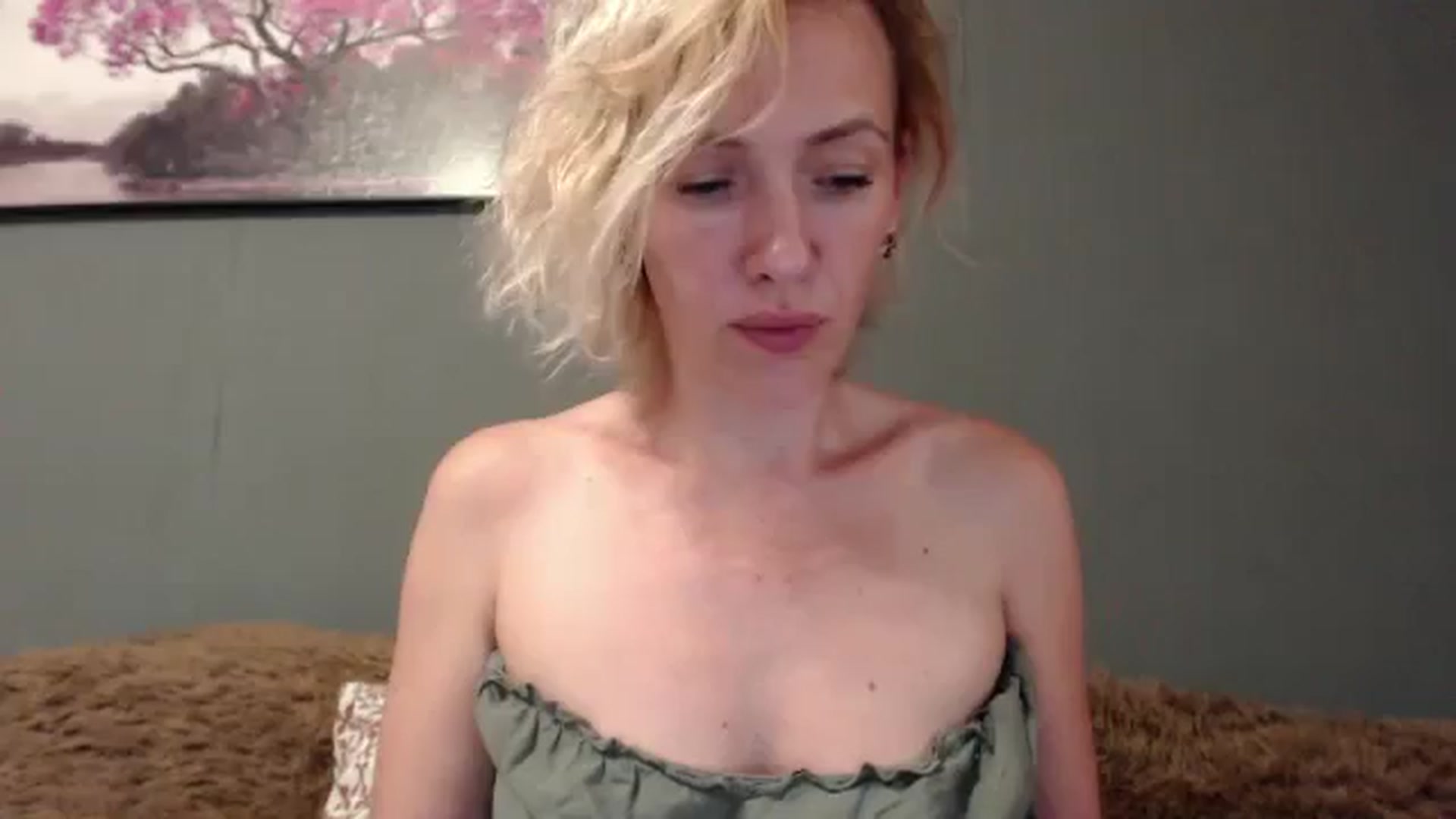 Gallery image thumbnail from VivienShyBo's myfreecams stream on, 06/19/2024, 08:38 image 16 of 20