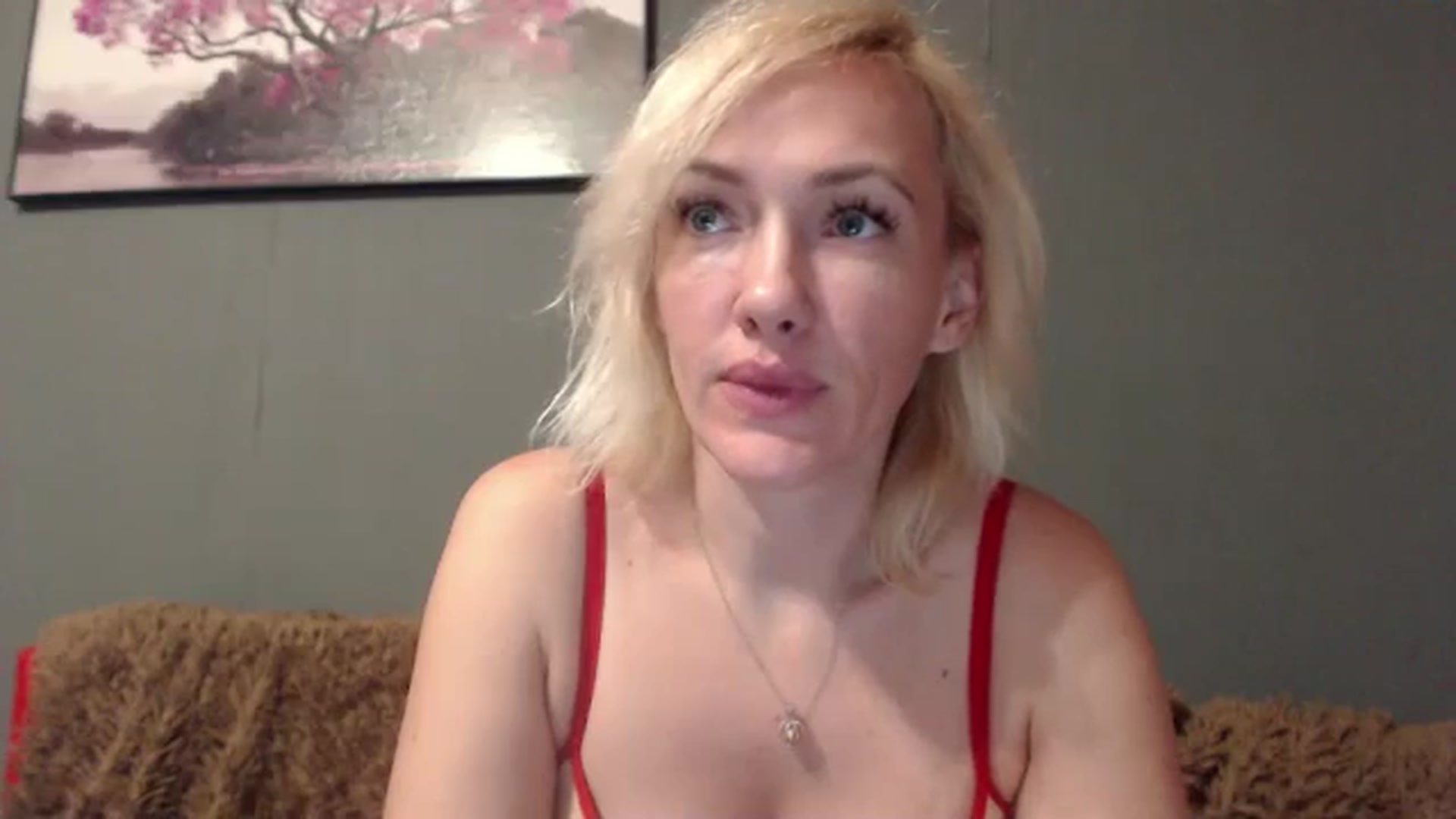 Gallery image thumbnail from VivienShyBo's myfreecams stream on, 10/21/2024, 08:37 image 6 of 20