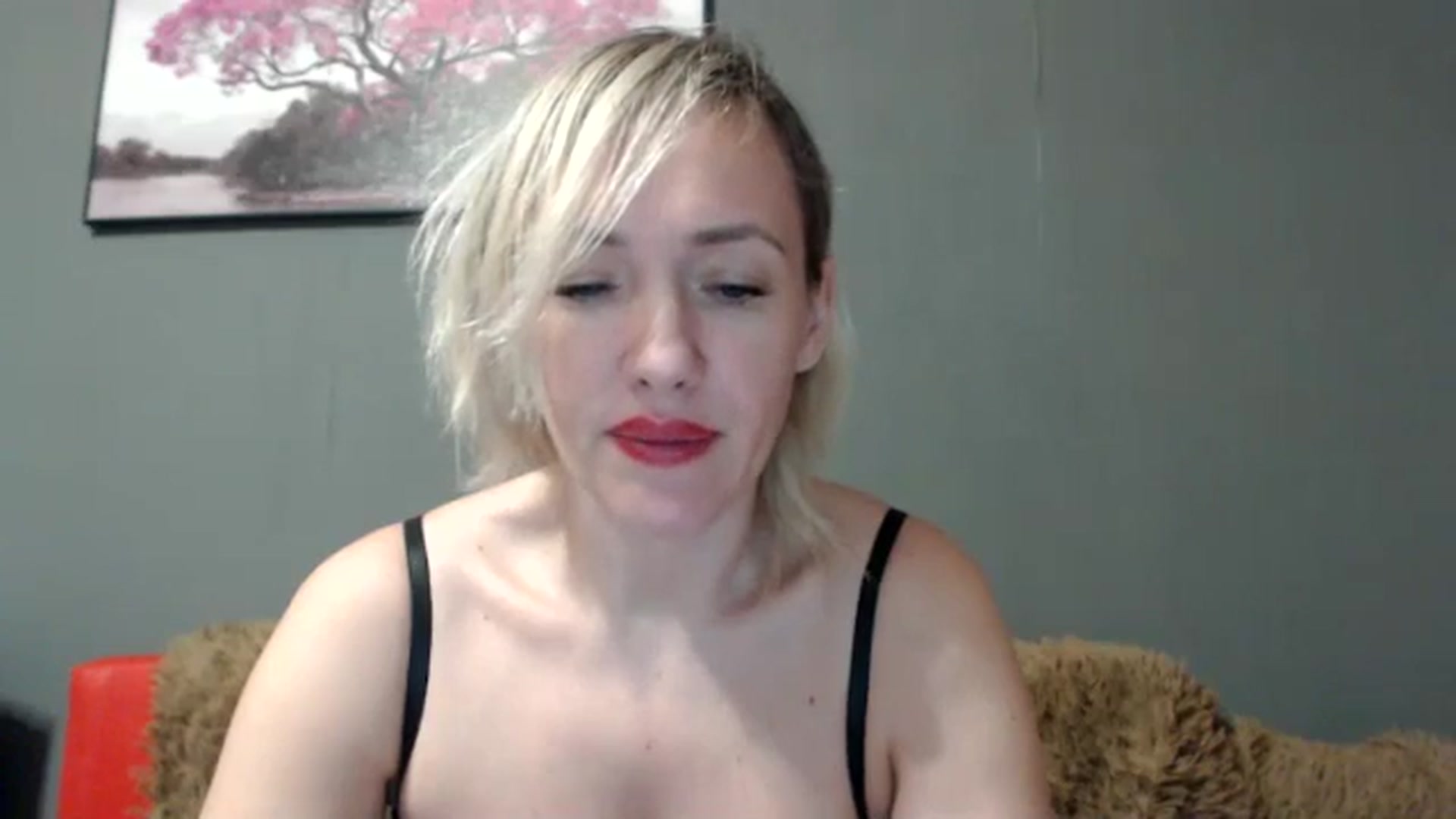 Gallery image thumbnail from VivienShyBo's myfreecams stream on, 02/24/2025, 07:45 image 9 of 20