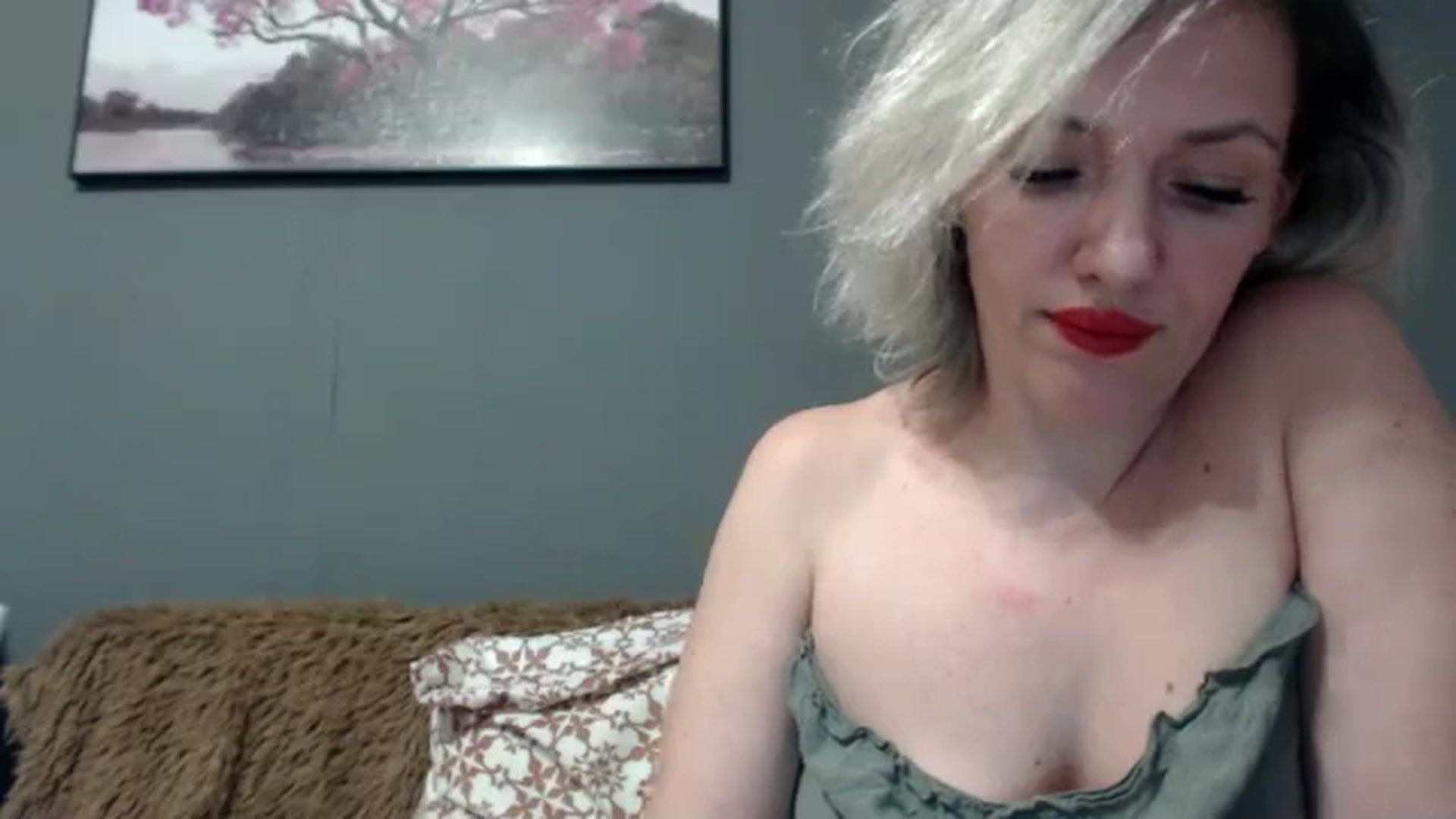 Gallery image thumbnail from VivienShyBo's myfreecams stream on, 04/15/2025, 12:25 image 8 of 20