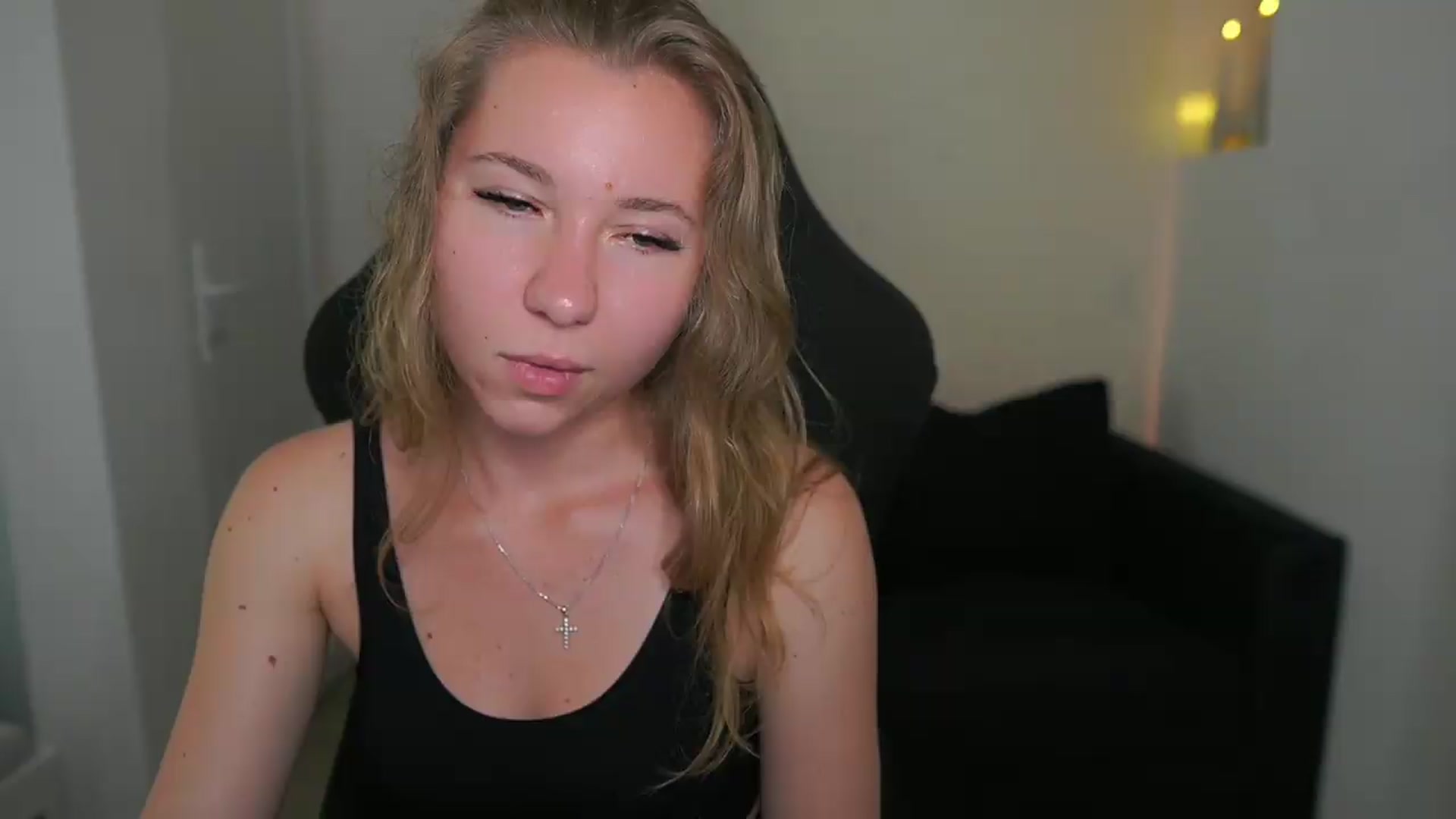 Gallery image thumbnail from VivienVance18's myfreecams stream on, 06/01/2026, 13:58 image 6 of 20