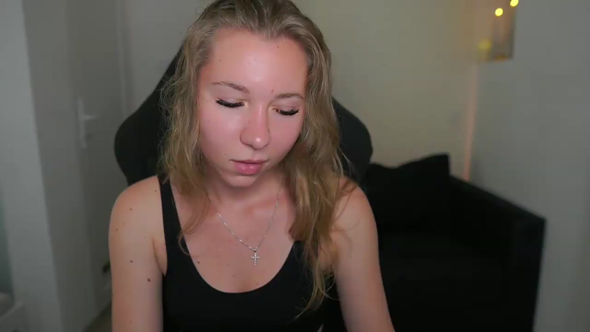 Gallery image thumbnail from VivienVance18's myfreecams stream on, 06/01/2026, 13:58 image 7 of 20