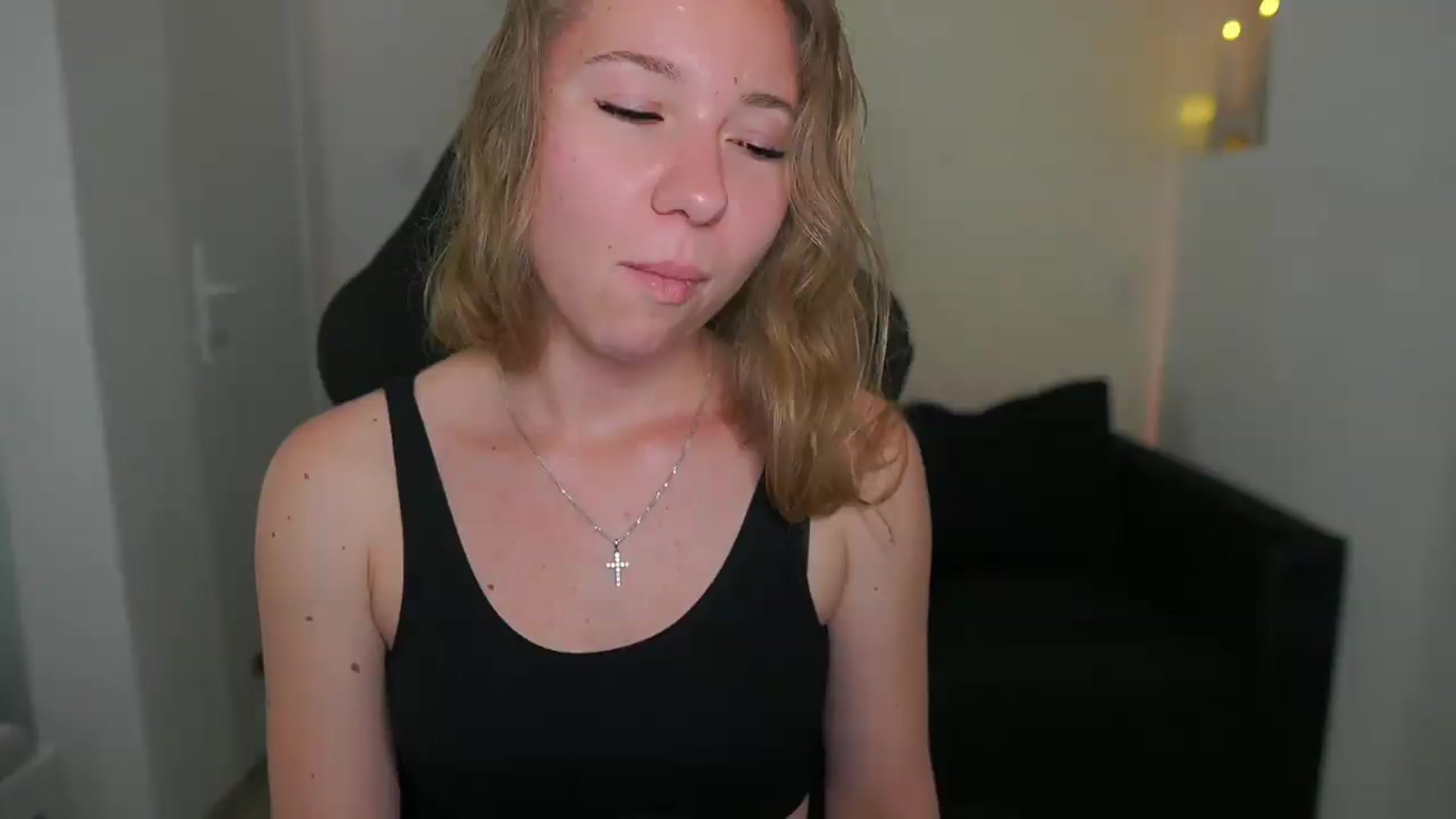 Gallery image thumbnail from VivienVance18's myfreecams stream on, 06/01/2026, 13:58 image 11 of 20