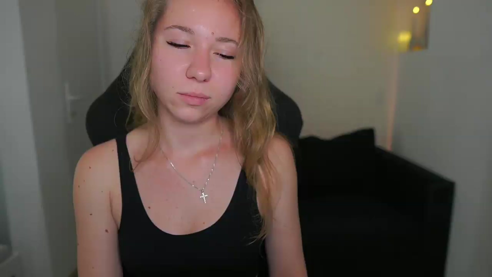 Gallery image thumbnail from VivienVance18's myfreecams stream on, 06/01/2026, 13:58 image 2 of 20