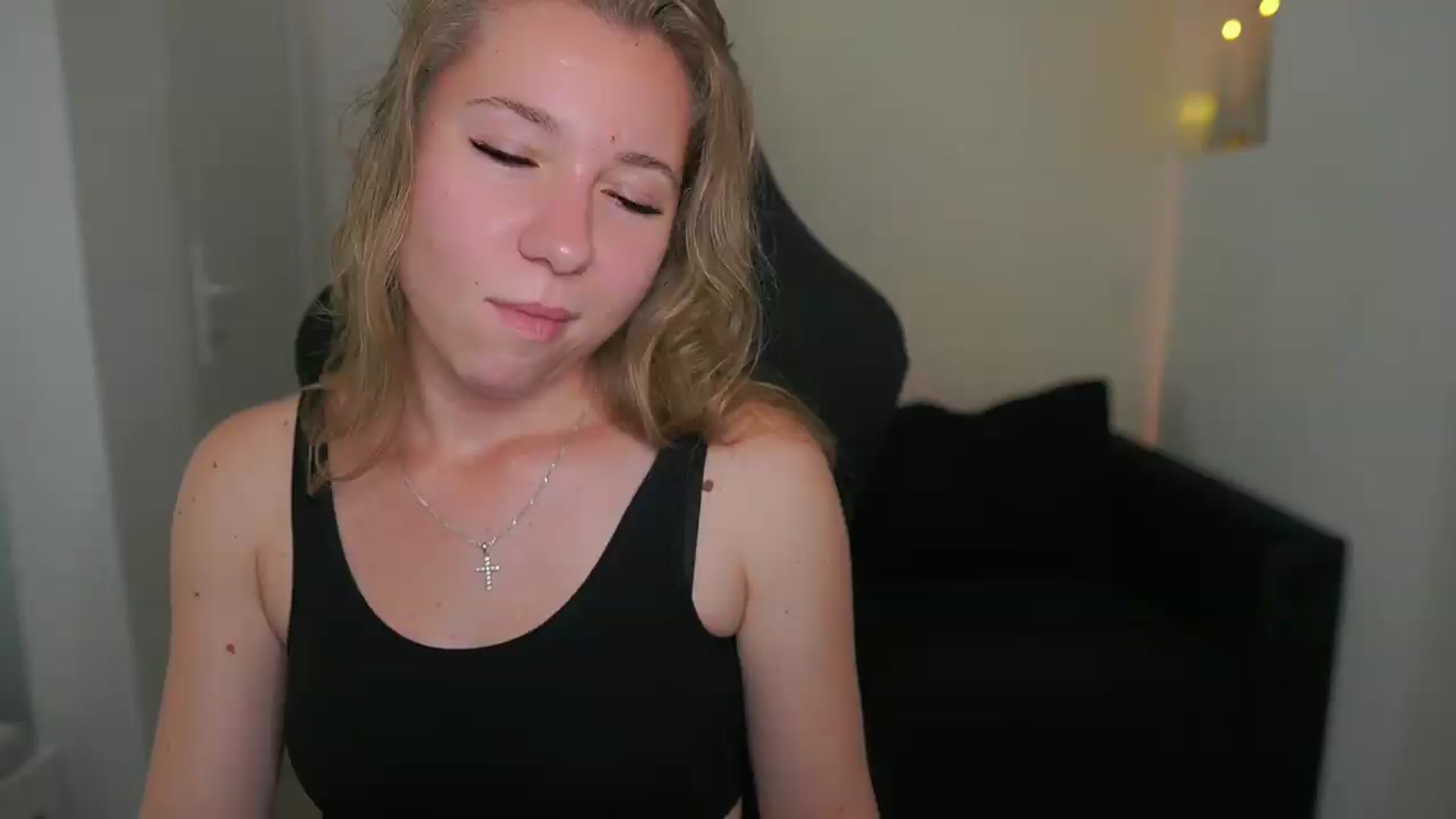 Gallery image thumbnail from VivienVance18's myfreecams stream on, 06/01/2026, 13:58 image 1 of 20