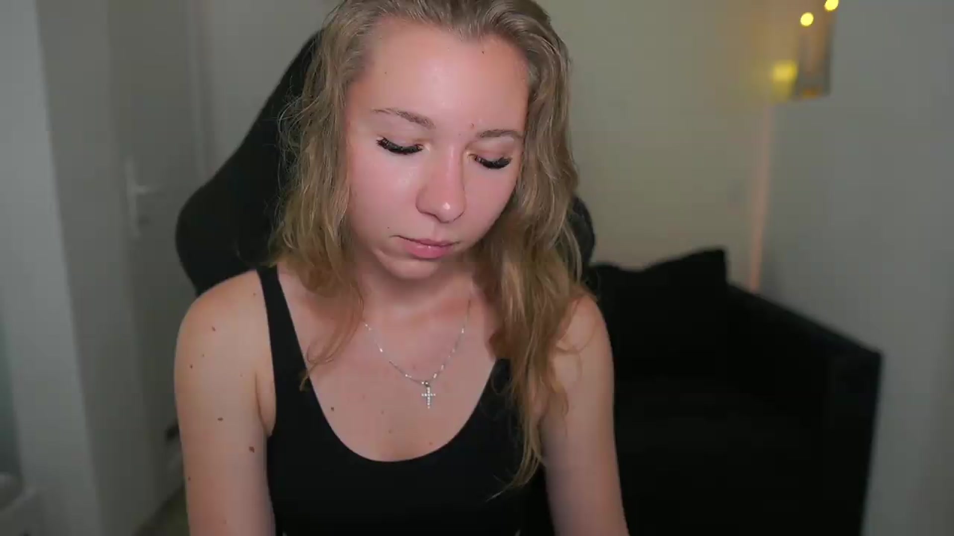 Gallery image thumbnail from VivienVance18's myfreecams stream on, 06/01/2026, 13:58 image 4 of 20