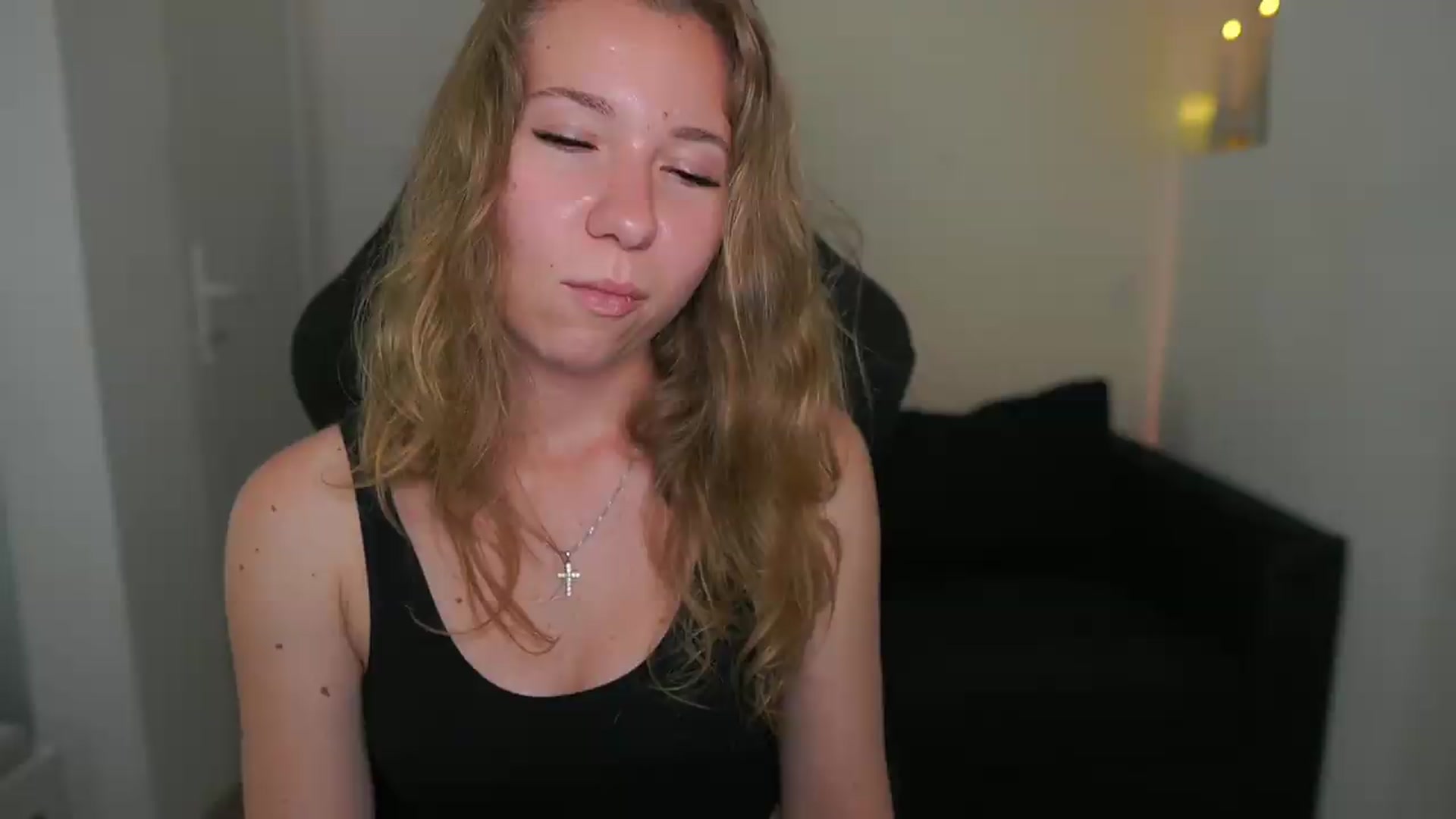 Gallery image thumbnail from VivienVance18's myfreecams stream on, 06/01/2026, 15:13 image 4 of 20
