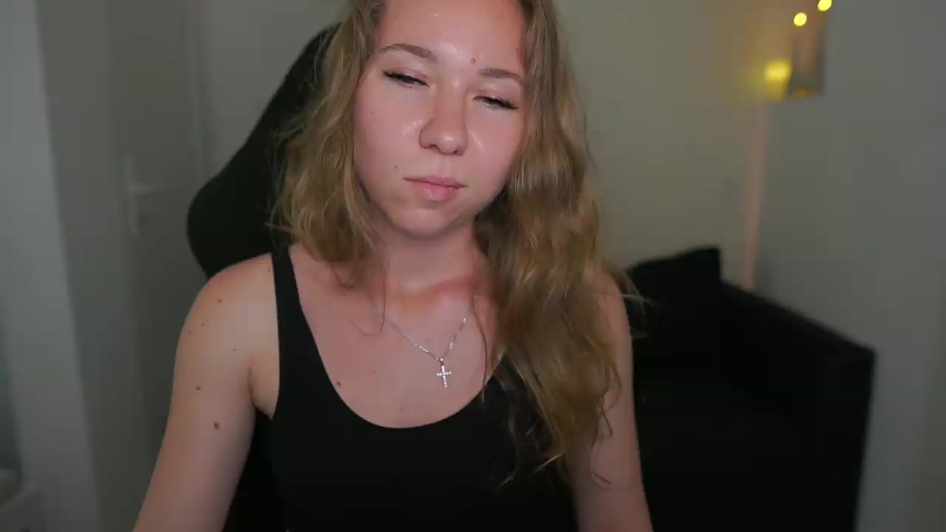 Gallery image thumbnail from VivienVance18's myfreecams stream on, 06/01/2026, 15:13 image 6 of 20
