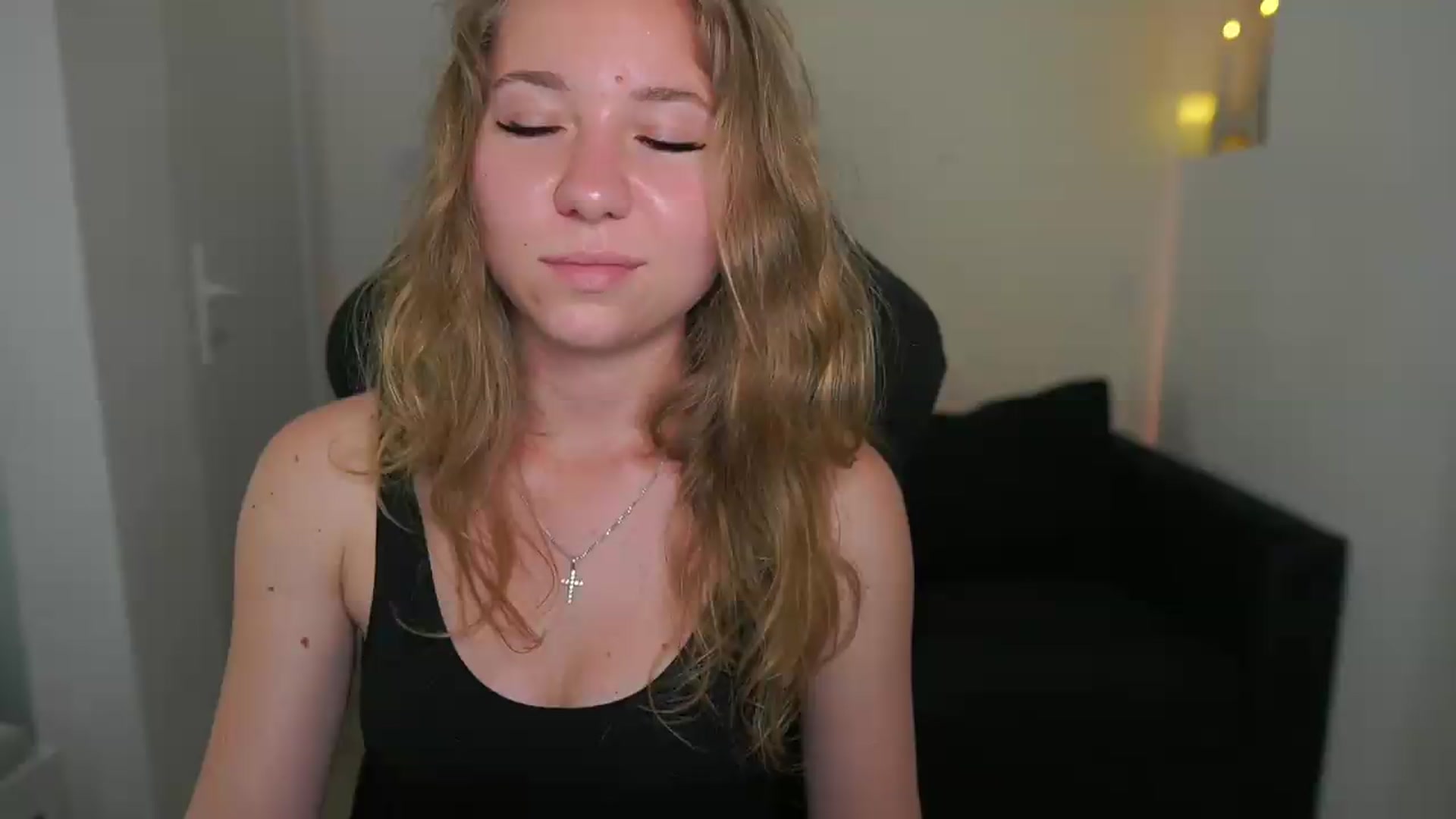 Gallery image thumbnail from VivienVance18's myfreecams stream on, 06/01/2026, 15:13 image 3 of 20