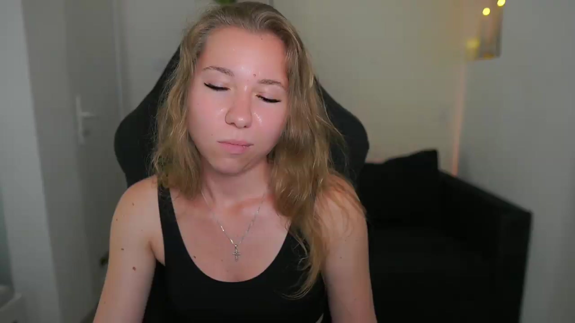 Gallery image thumbnail from VivienVance18's myfreecams stream on, 06/01/2026, 15:13 image 14 of 20