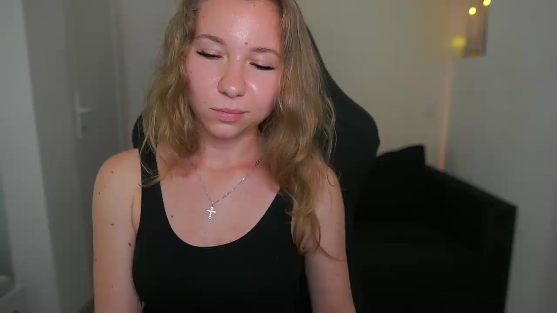 Gallery image thumbnail from VivienVance18's myfreecams stream on, 06/01/2026, 17:24 image 1 of 20