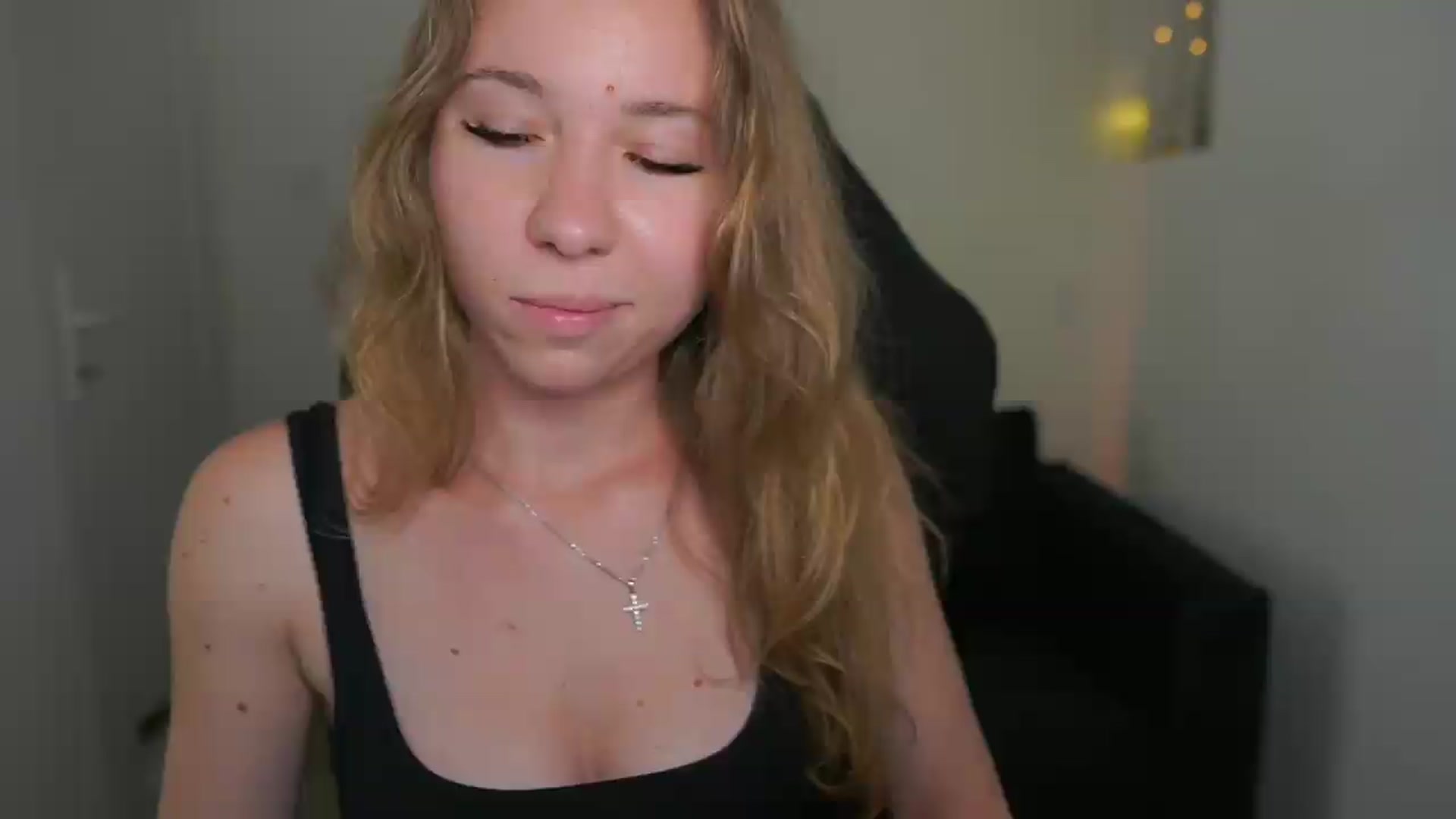 Gallery image thumbnail from VivienVance18's myfreecams stream on, 06/07/2026, 14:39 image 3 of 20