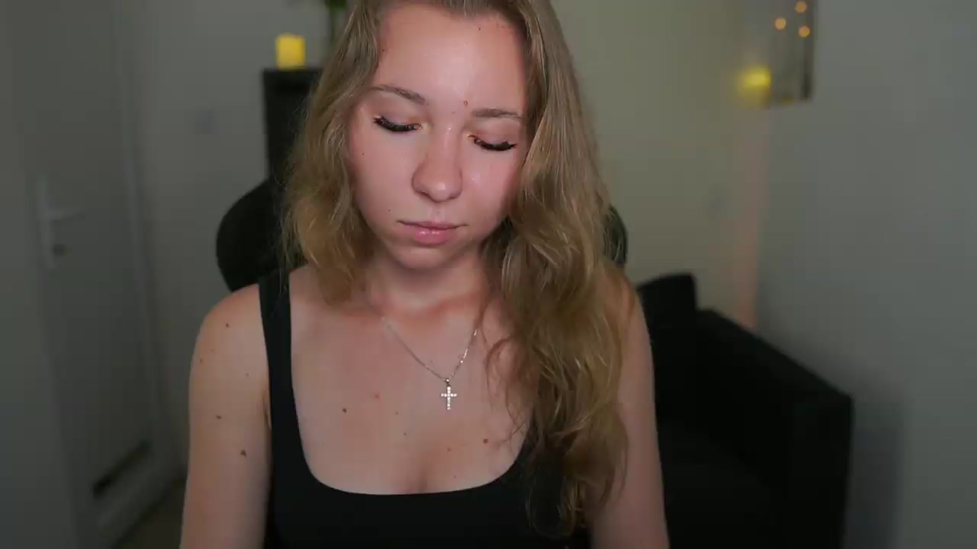 Gallery image thumbnail from VivienVance18's myfreecams stream on, 06/07/2026, 14:39 image 16 of 20