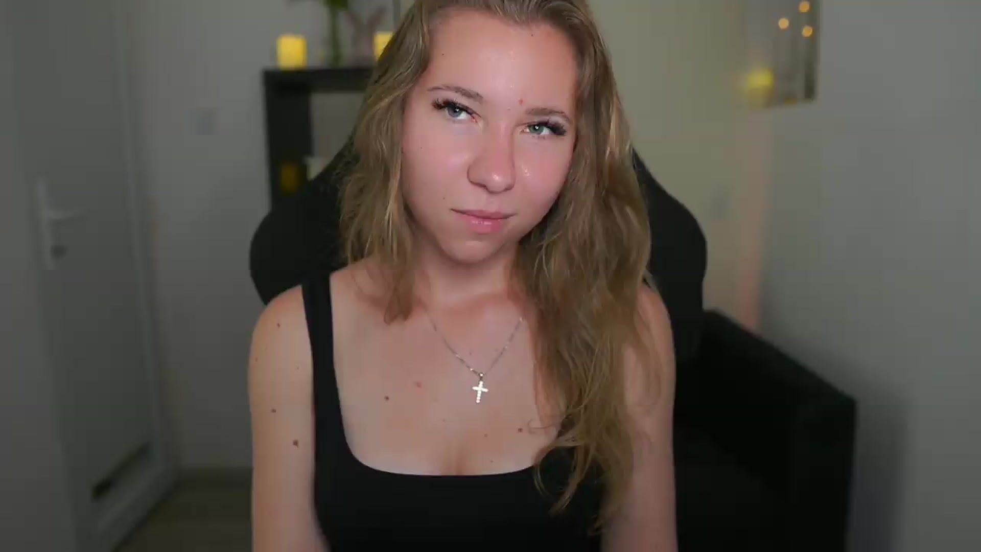Gallery image thumbnail from VivienVance18's myfreecams stream on, 06/07/2026, 14:39 image 7 of 20
