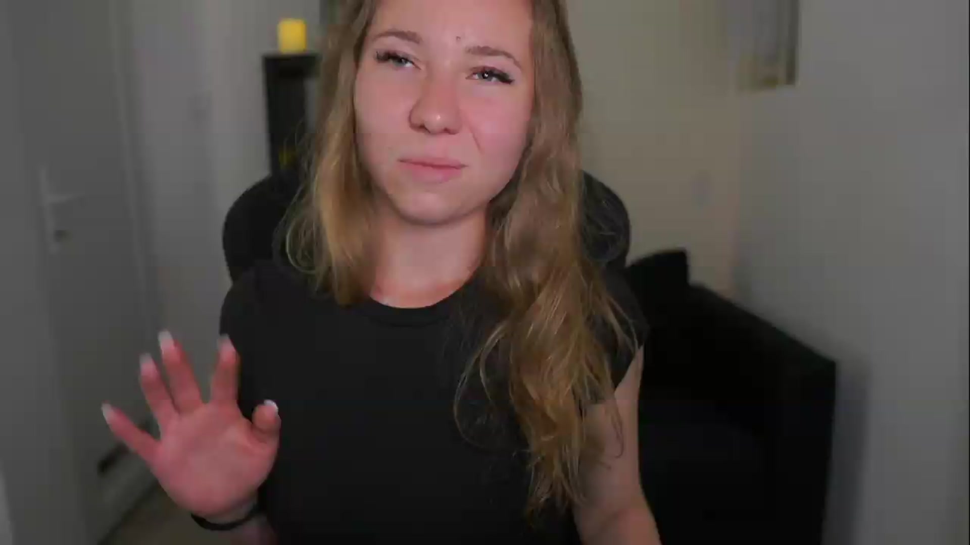 Gallery image thumbnail from VivienVance18's myfreecams stream on, 06/09/2026, 15:38 image 12 of 20