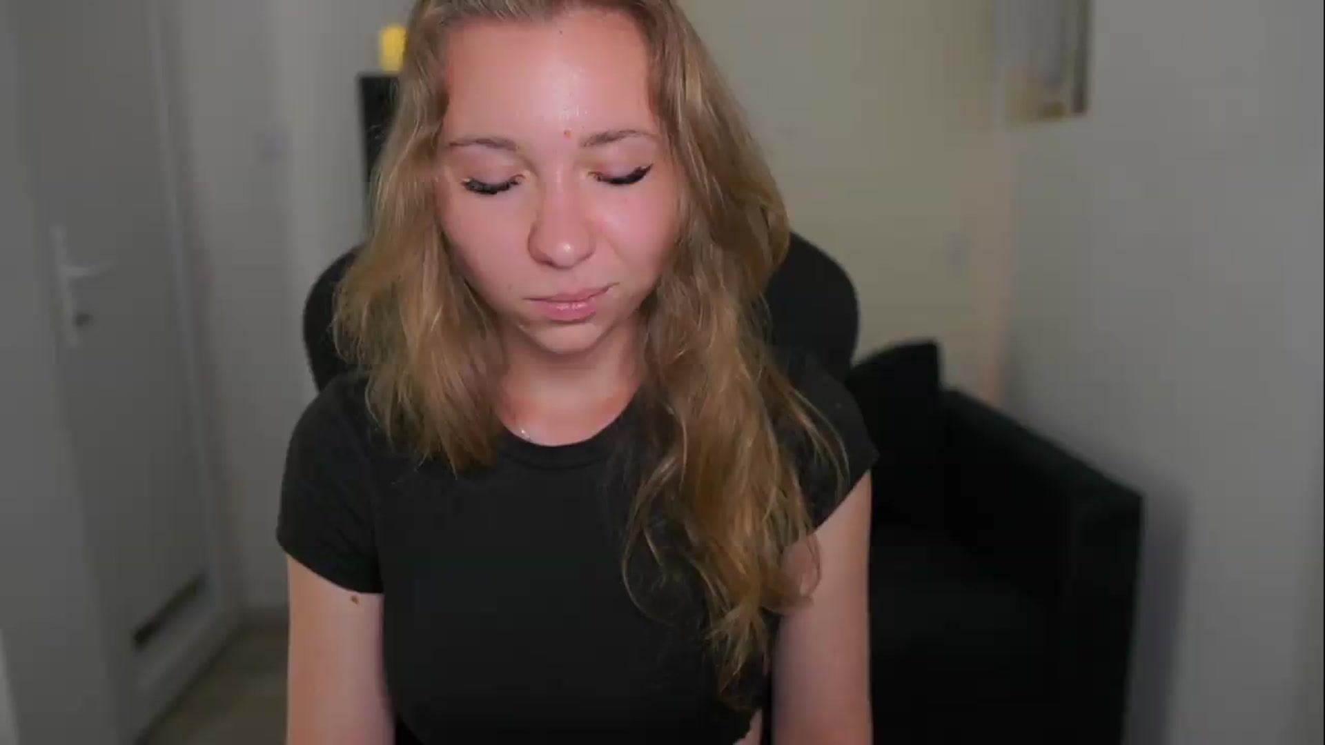 Gallery image thumbnail from VivienVance18's myfreecams stream on, 06/09/2026, 15:38 image 13 of 20
