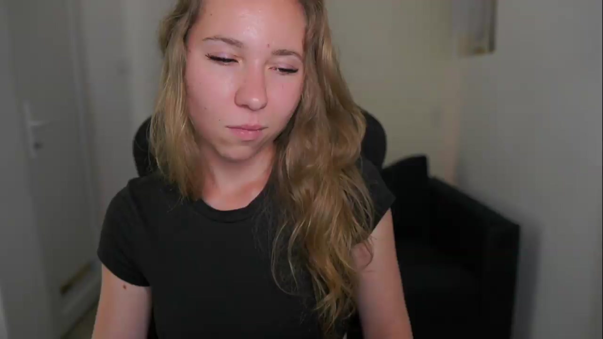 Gallery image thumbnail from VivienVance18's myfreecams stream on, 06/09/2026, 15:38 image 7 of 20