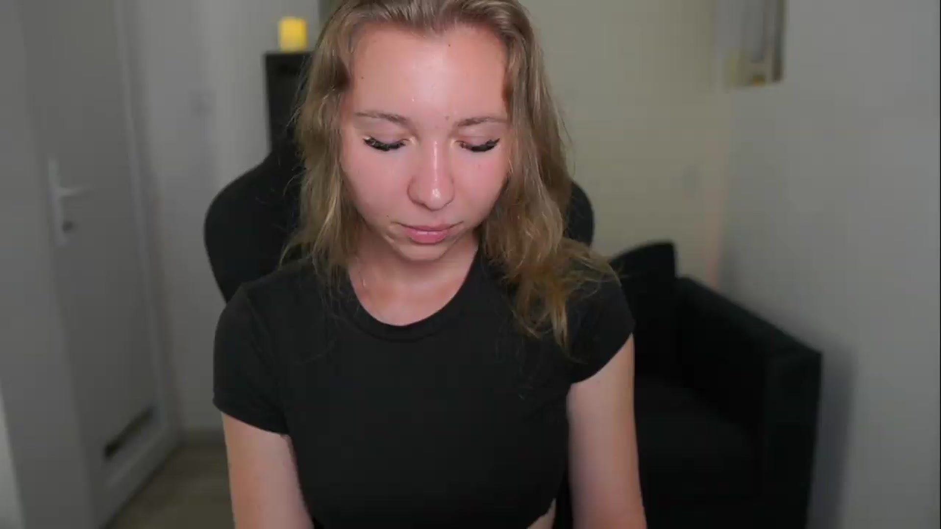 Gallery image thumbnail from VivienVance18's myfreecams stream on, 06/09/2026, 16:21 image 5 of 20
