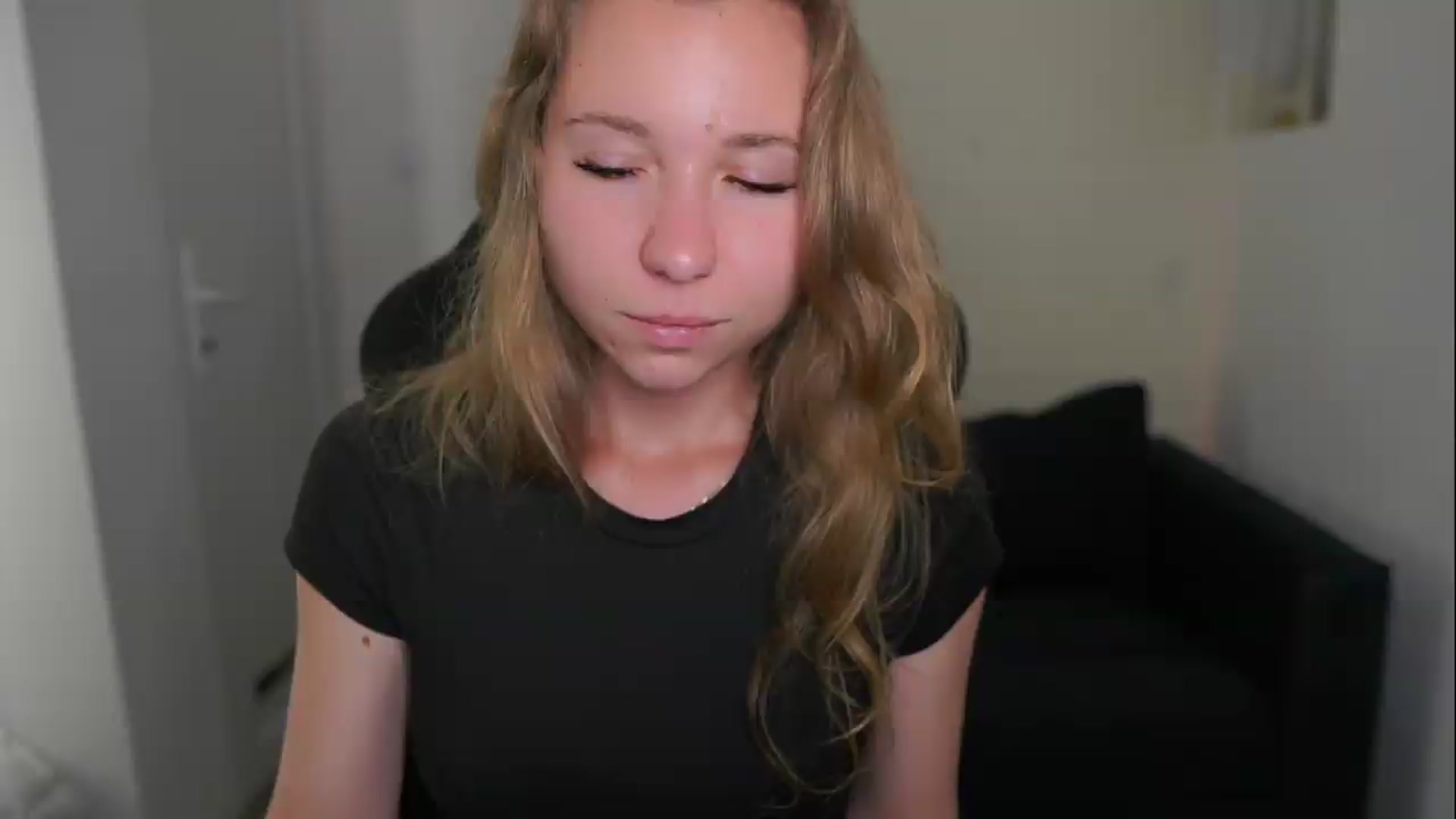 Gallery image thumbnail from VivienVance18's myfreecams stream on, 06/09/2026, 17:19 image 3 of 20
