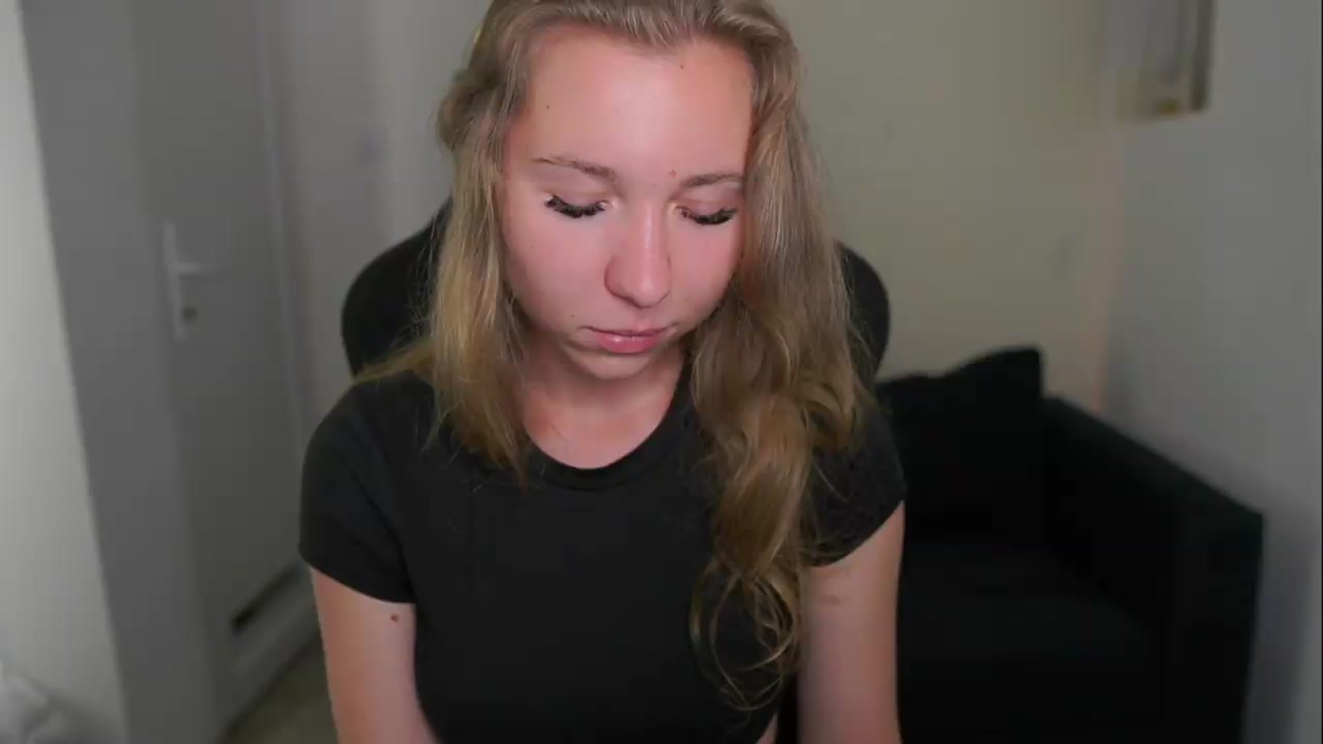 Gallery image thumbnail from VivienVance18's myfreecams stream on, 06/09/2026, 17:19 image 8 of 20